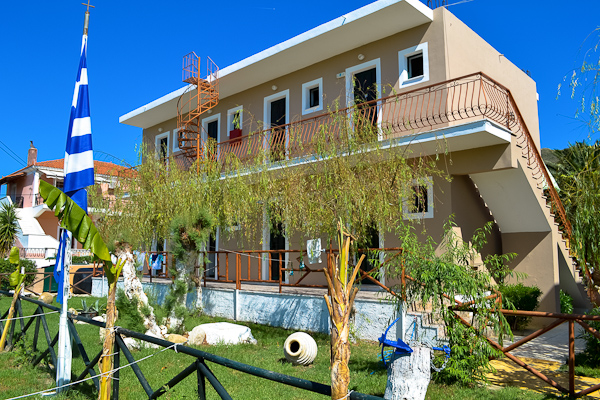 Zakynthos, Merlis Studios, intrare.jpg