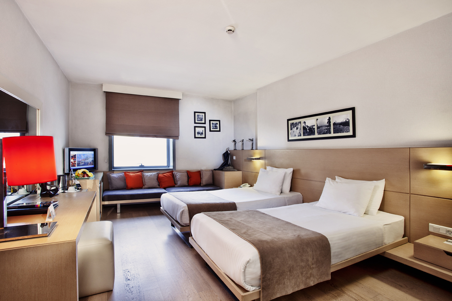PREMIER ROOM