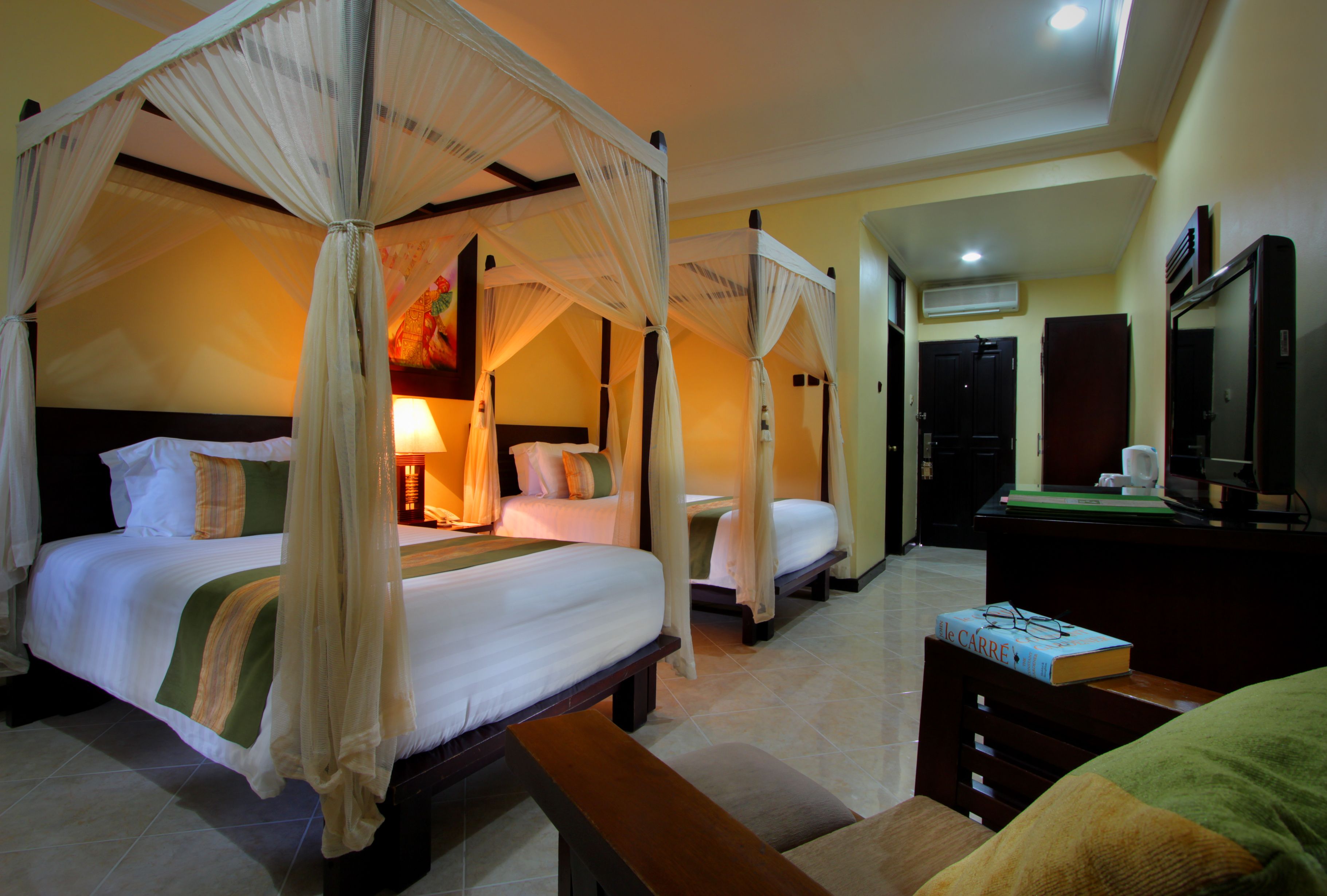 DELUXE ROOM
