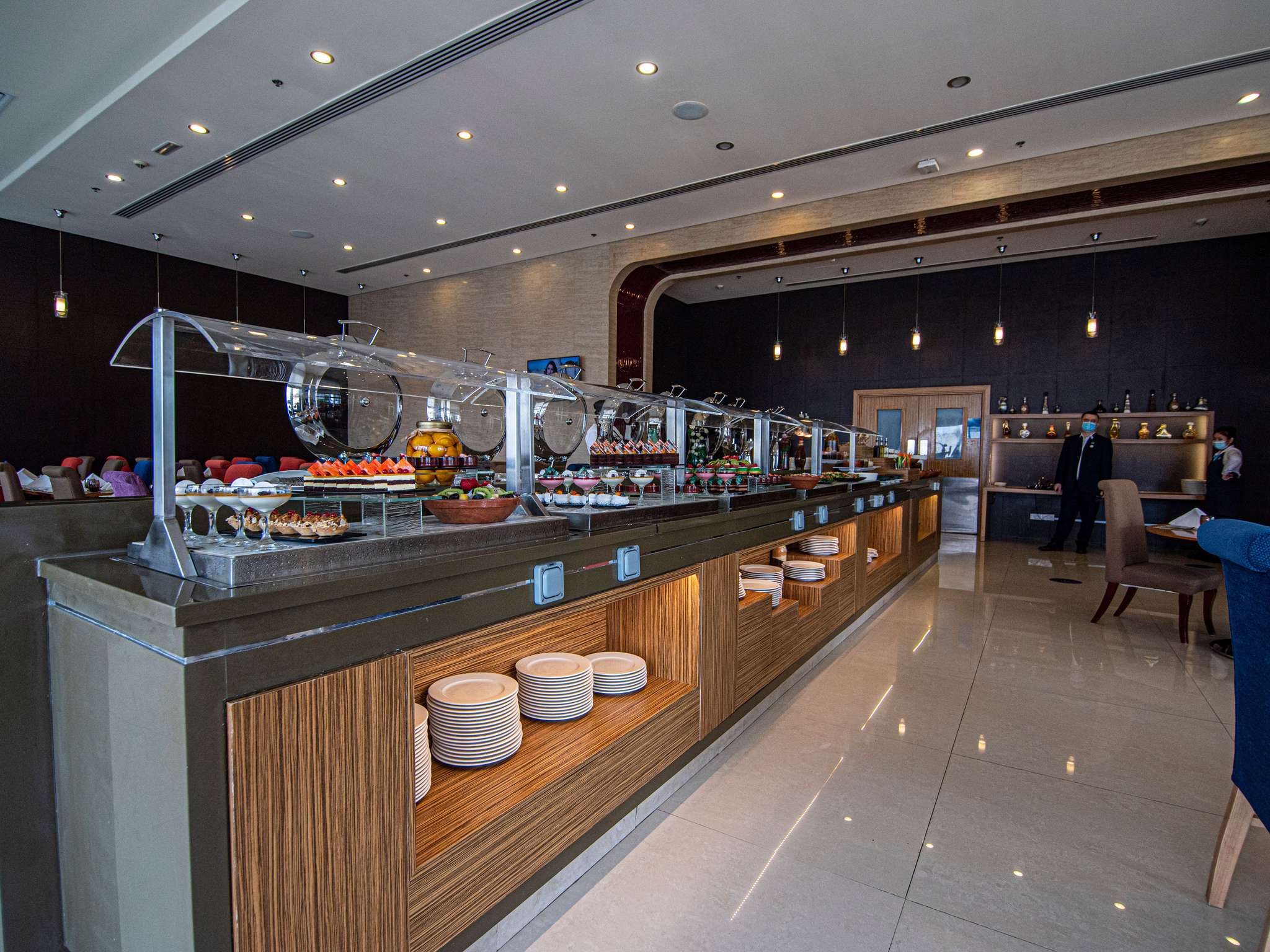MAIN RESTAURANT