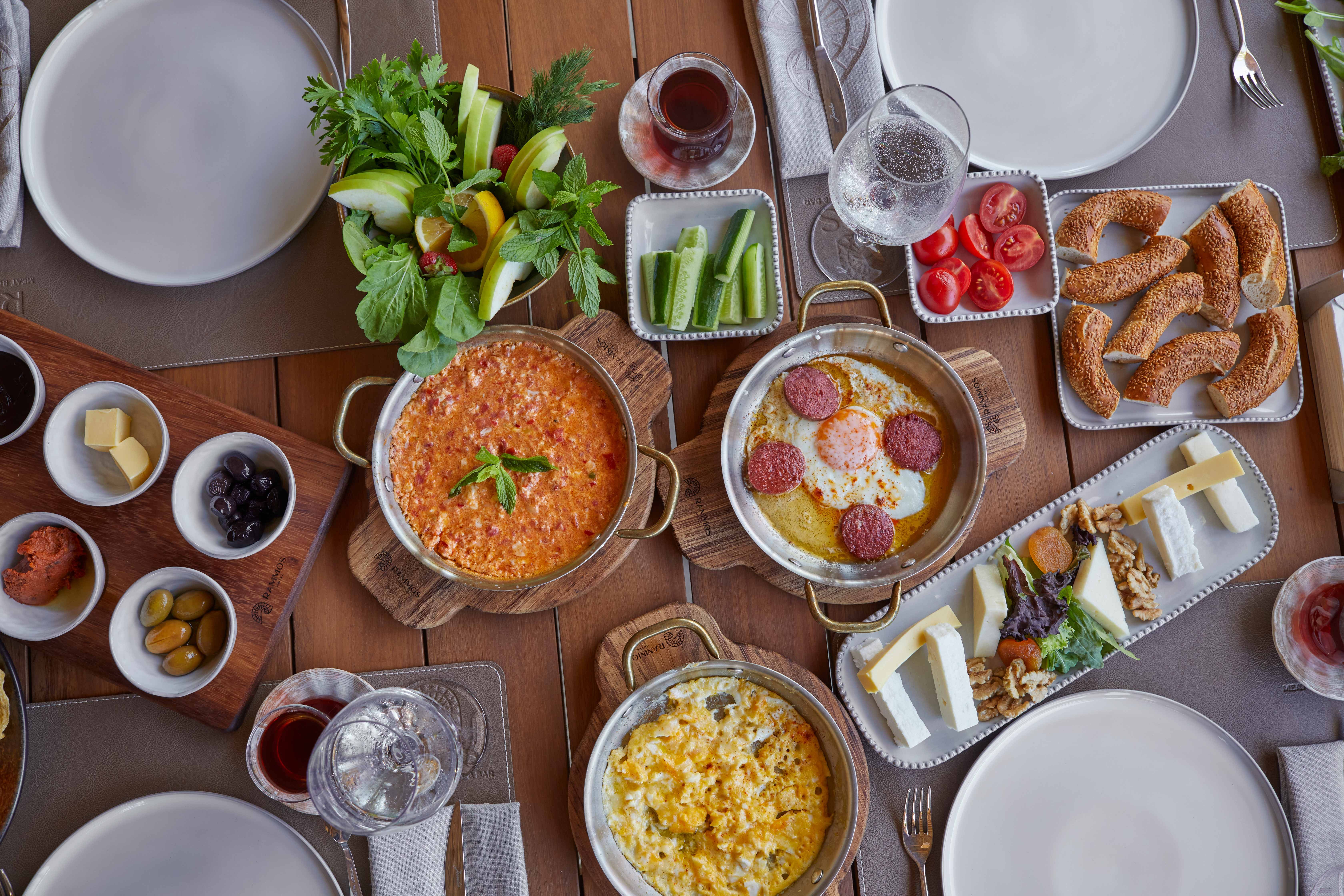 MAIN RESTOURANT