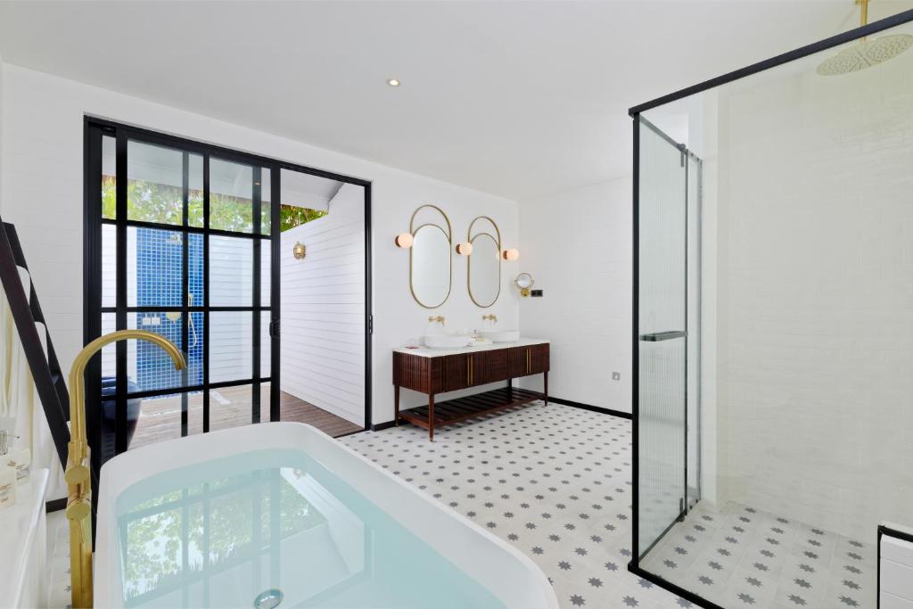 Ocean Beach Pool Villa