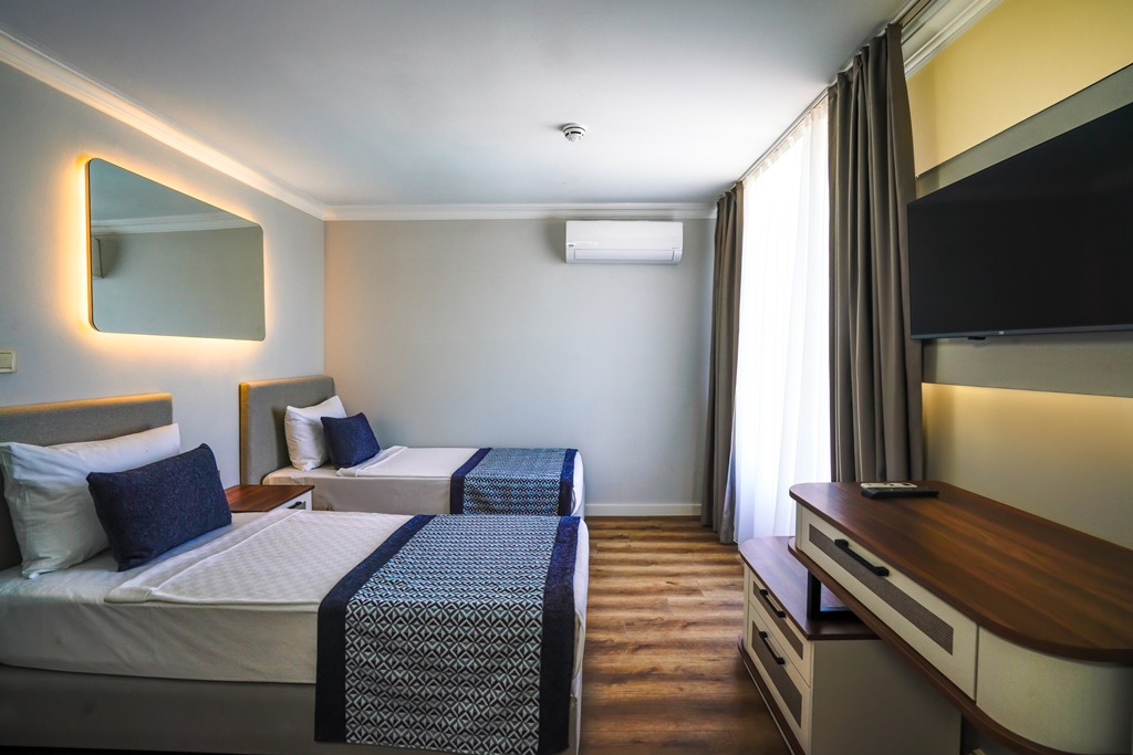 ECONOMY ROOM 