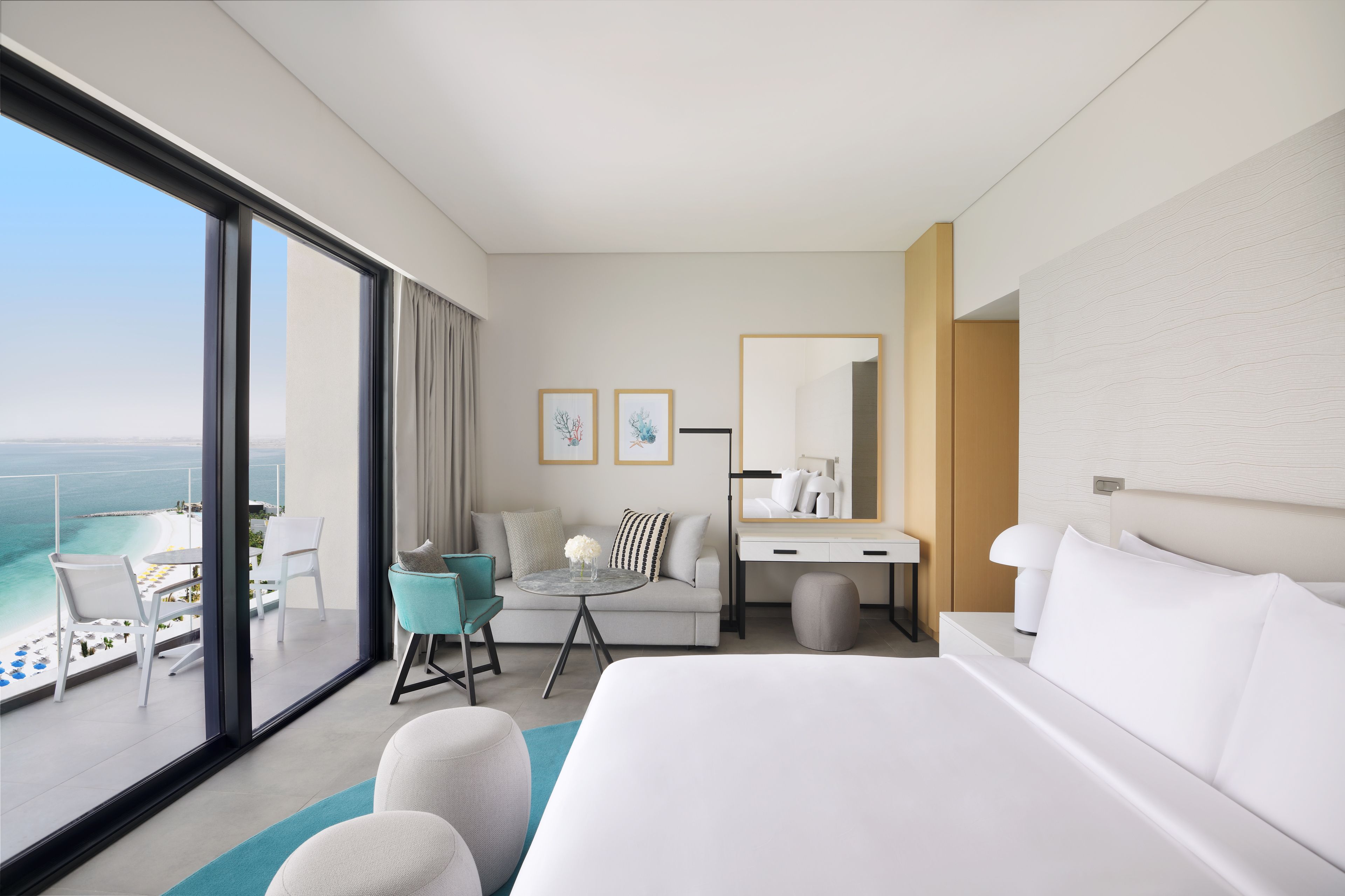 DELUXE BEACH & POOL VIEW ROOM 