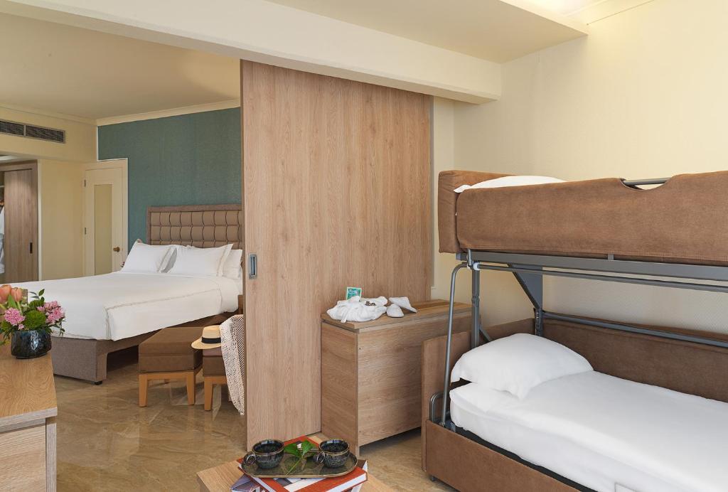 junior suite swim-up