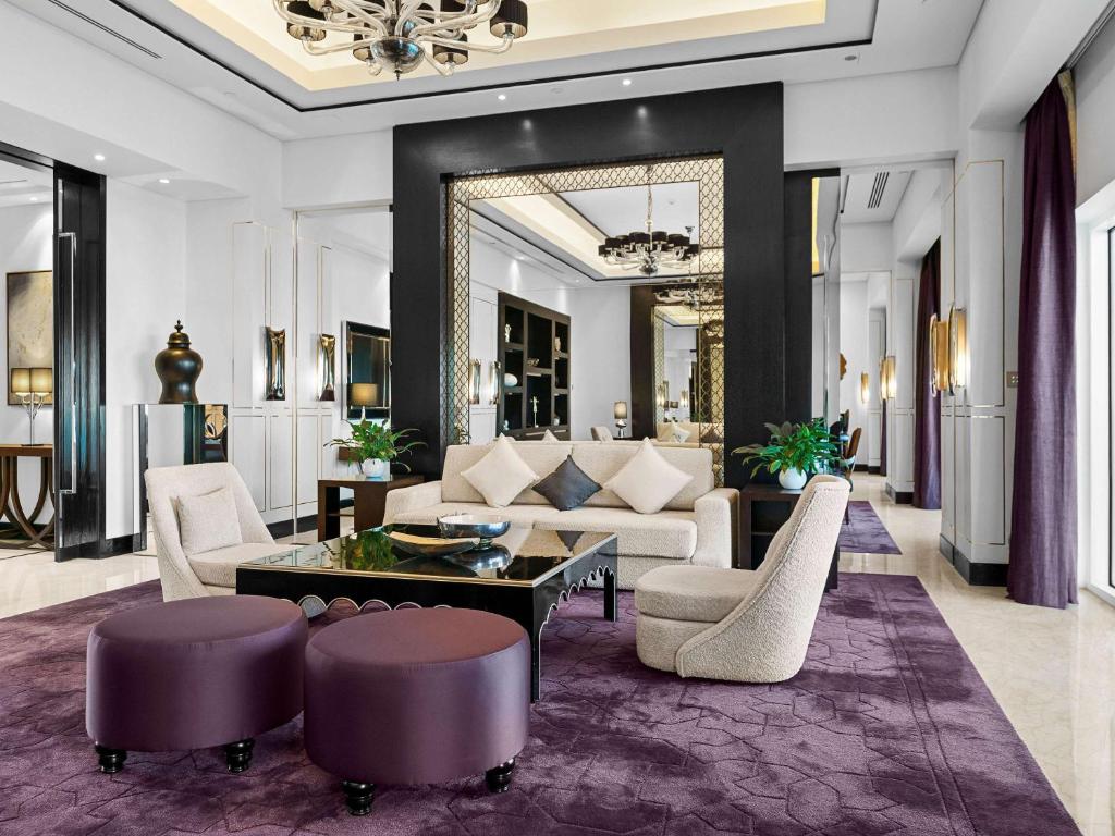 ROYAL SUITE