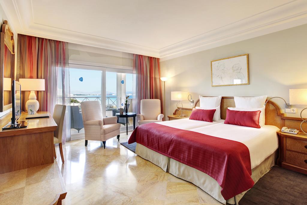 Suite Side Sea view or Pool View Balcony