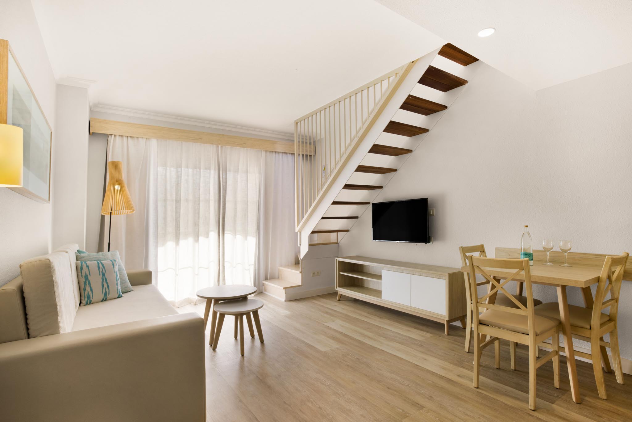 APT 1 BEDROOM ROYAL TERRACE