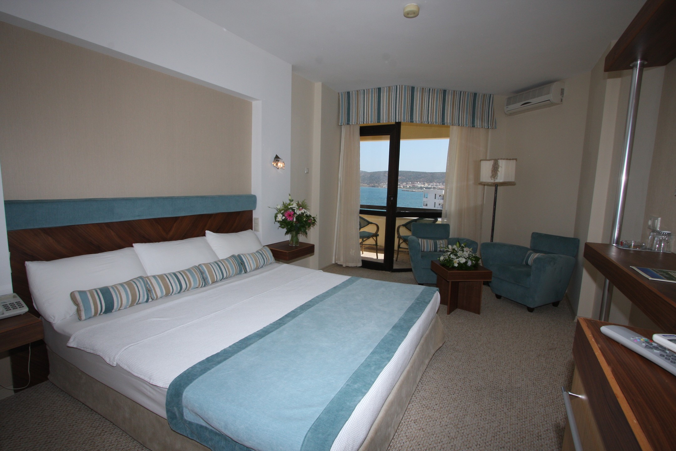 ROOM STANDARD SIDESEAVIEW BALCONY