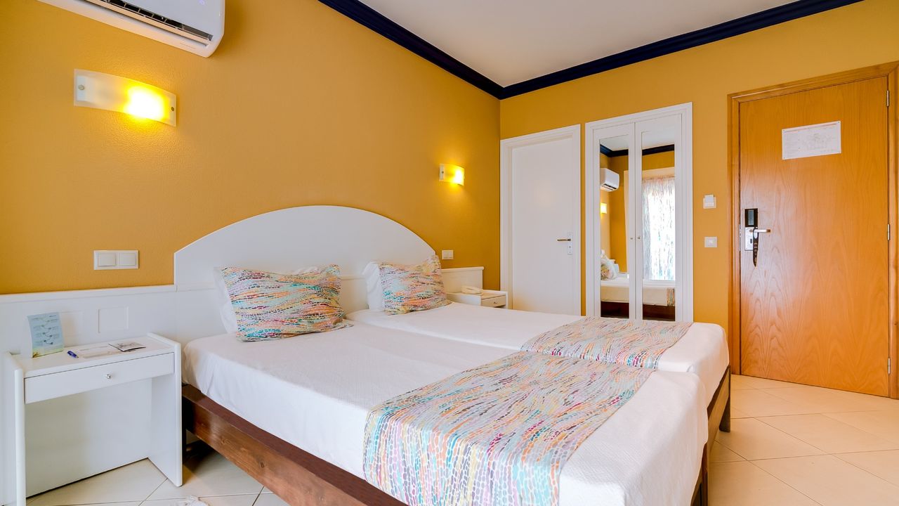 DB- DOUBLE ROOM STANDARD