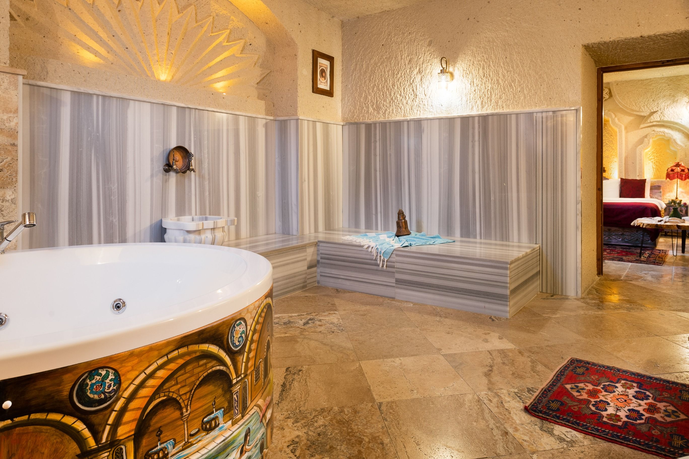 DELUXE STONE ROOM