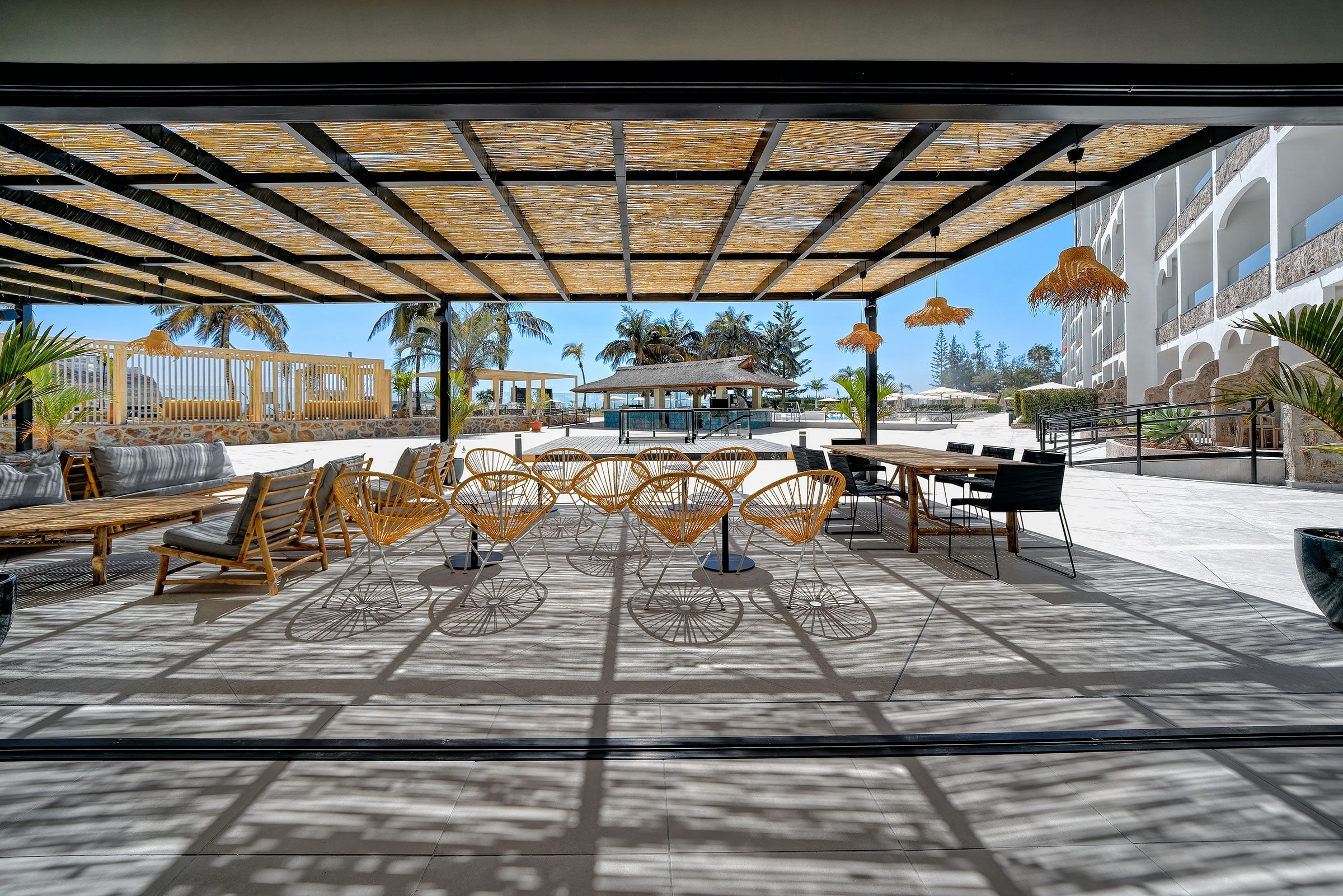 MOGAN LOUNGE BAR