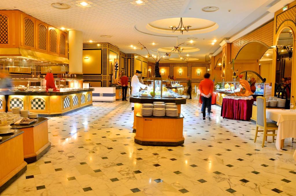 MAIN RESTAURANT "GUELLALA "