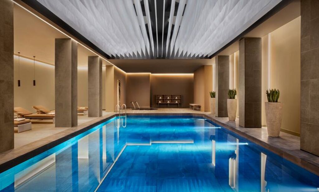 Piscină interioară