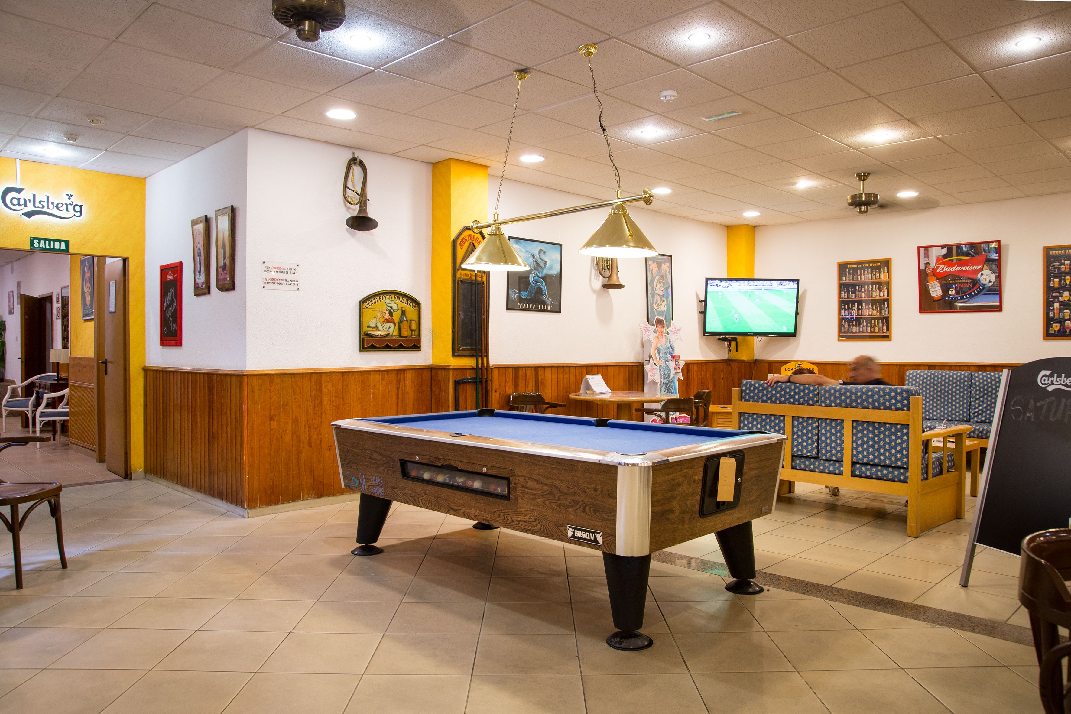 POOL BAR