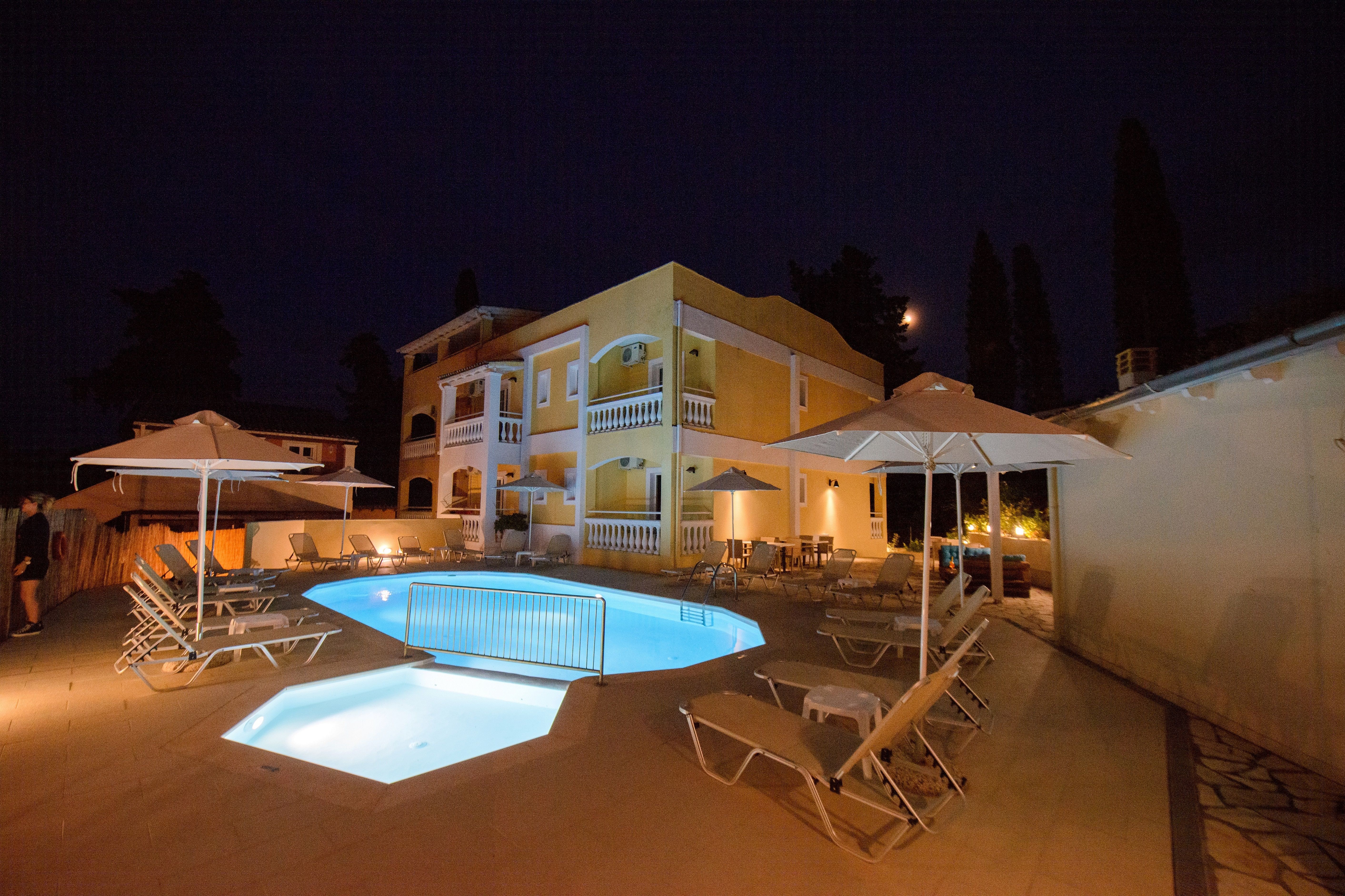 Piscina deschisă