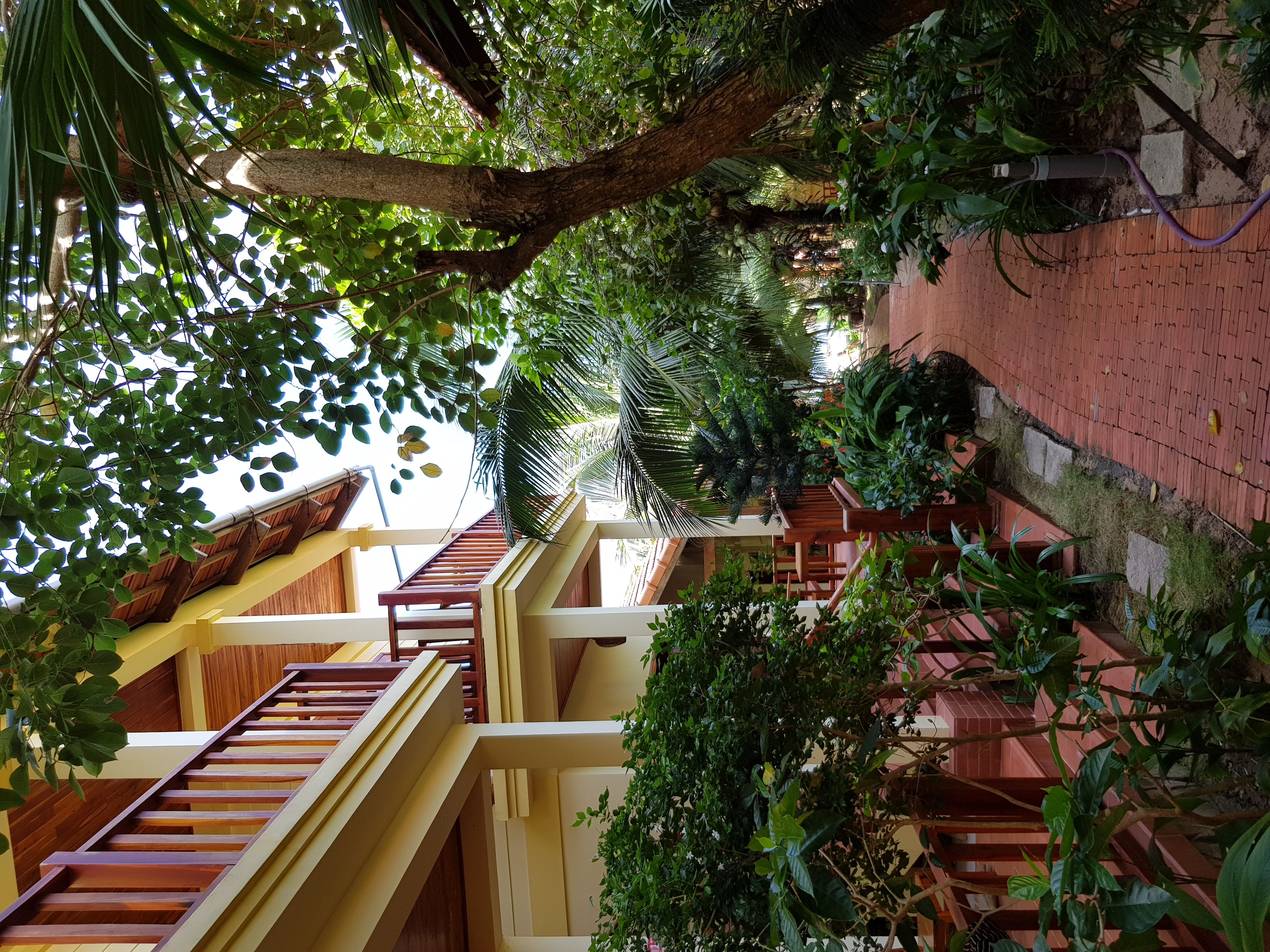 DELUXE FAMILY ROH GARDEN VIEW WITH BALCONY
