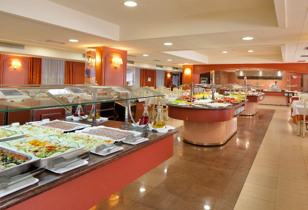 MAIN RESTAURANT