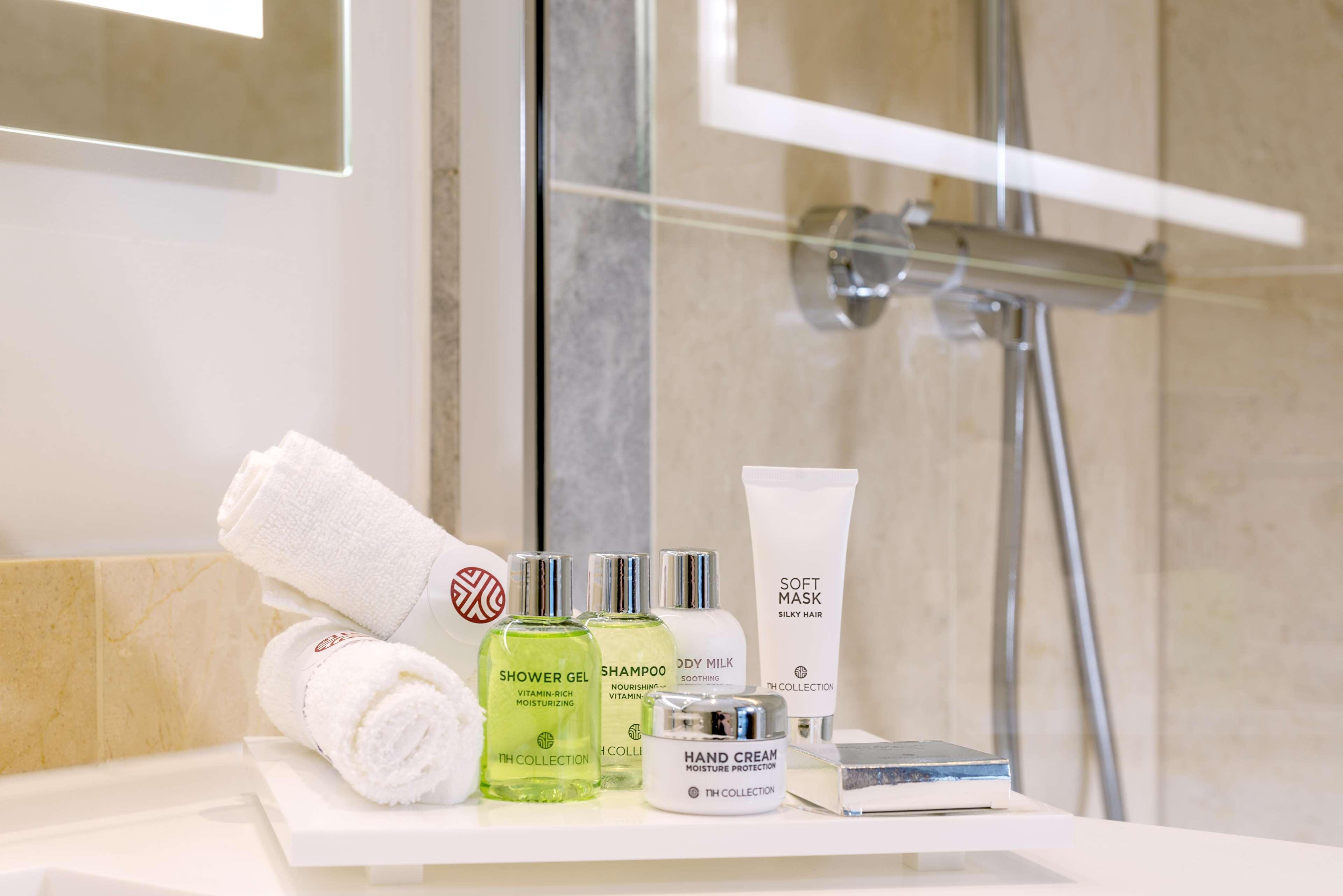 Room PROMO