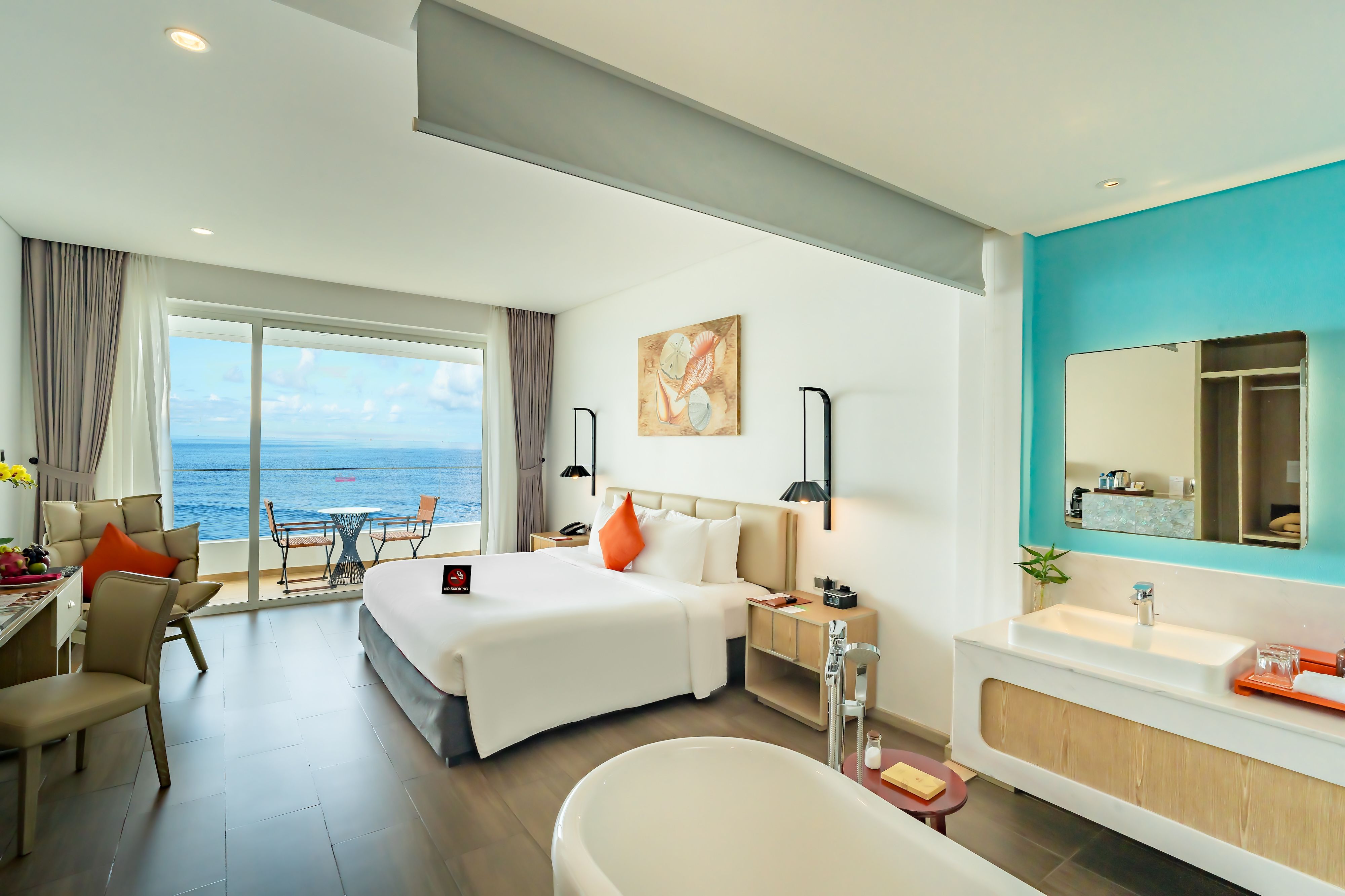 PREMIUM OCEANVIEW ROOM BALCONY 