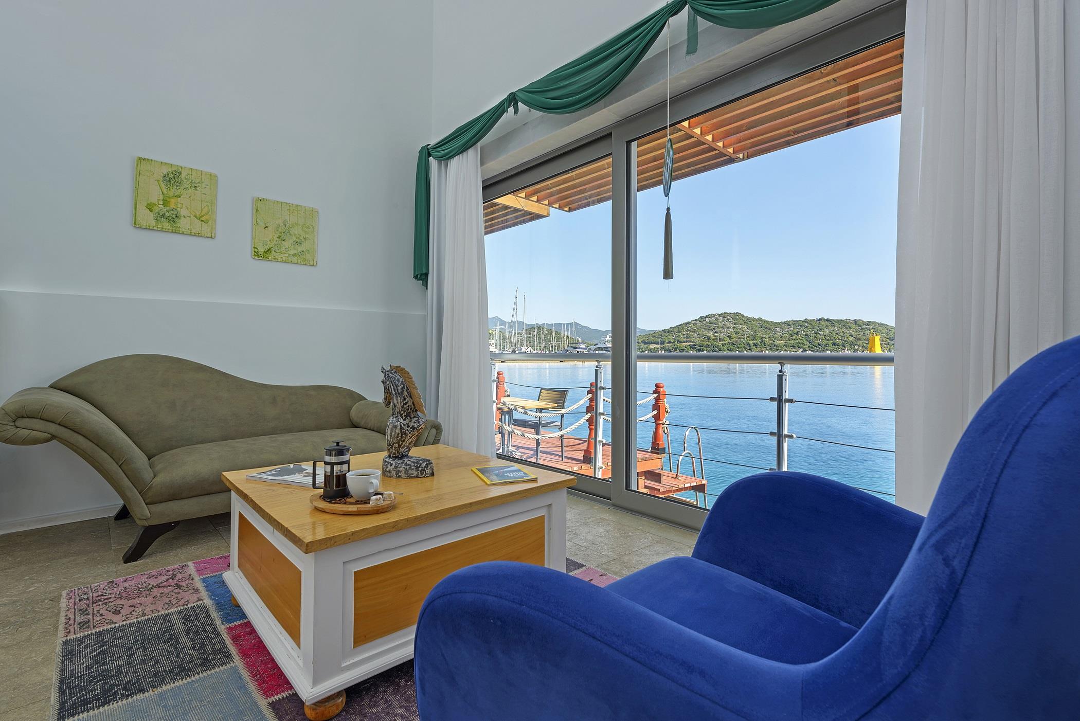 Honeymoon Room With Jacuzzi and Sea View