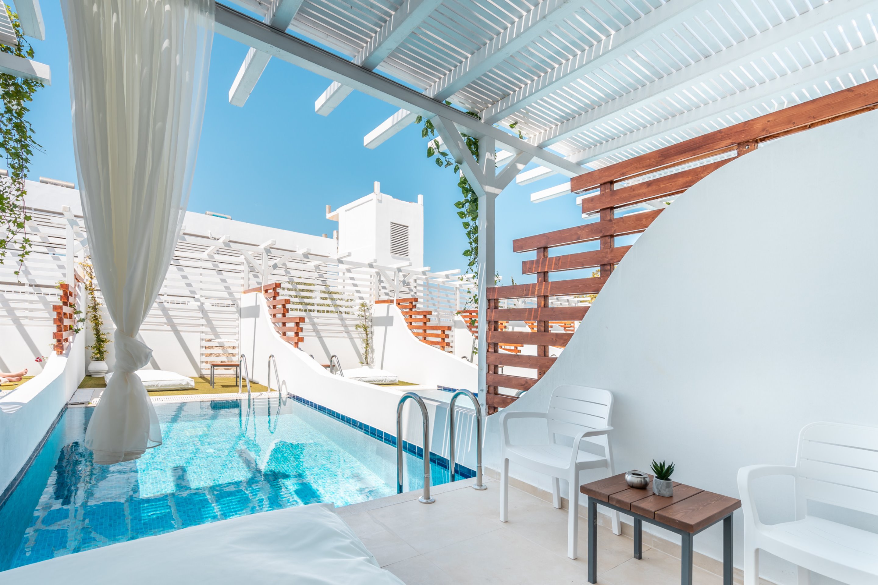 PREMIUM DOUBLE PRIVATE-POOL WITH BALCONY