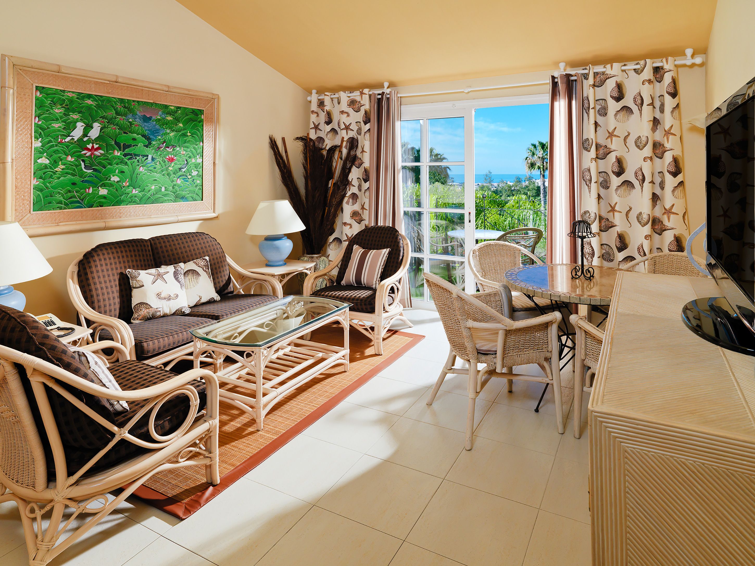 FAMILY SUITE