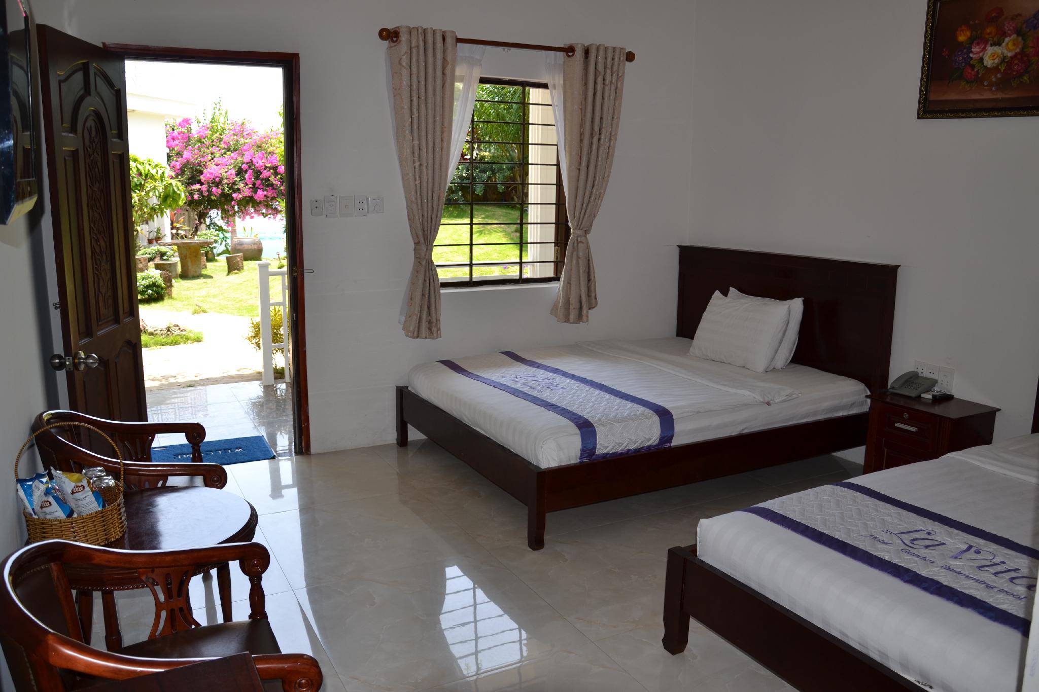 SUPERIOR DOUBLE GARDEN VIEW