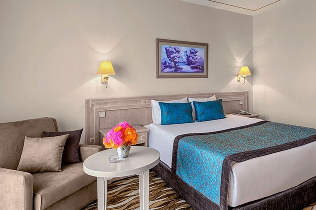 STANDARD SIDE SEA VIEW ROOM 