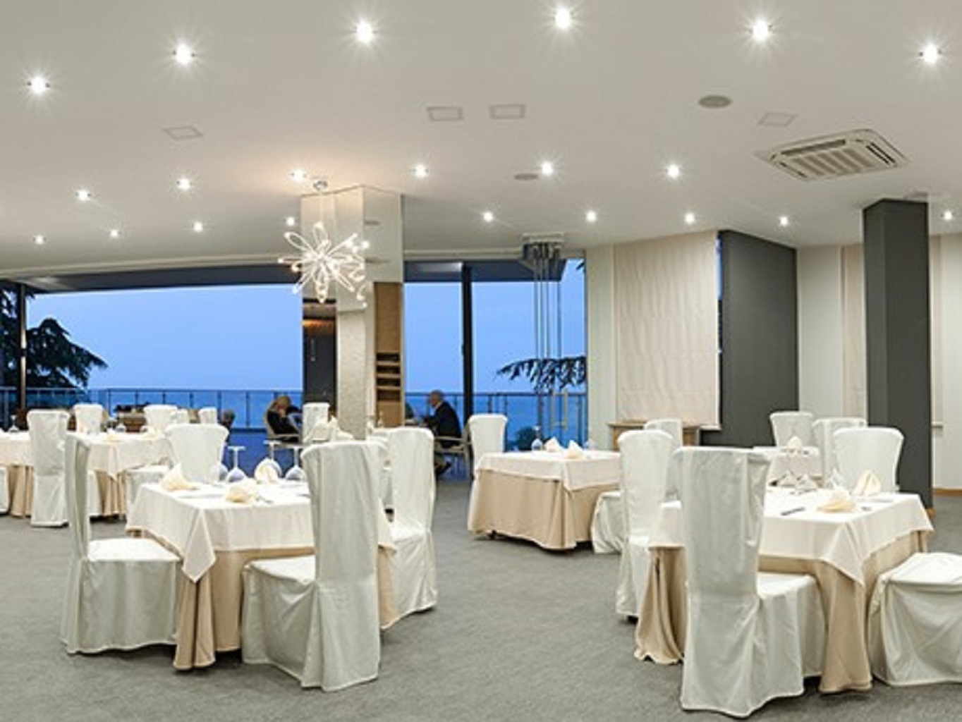 A LA CARTE RESTAURANT