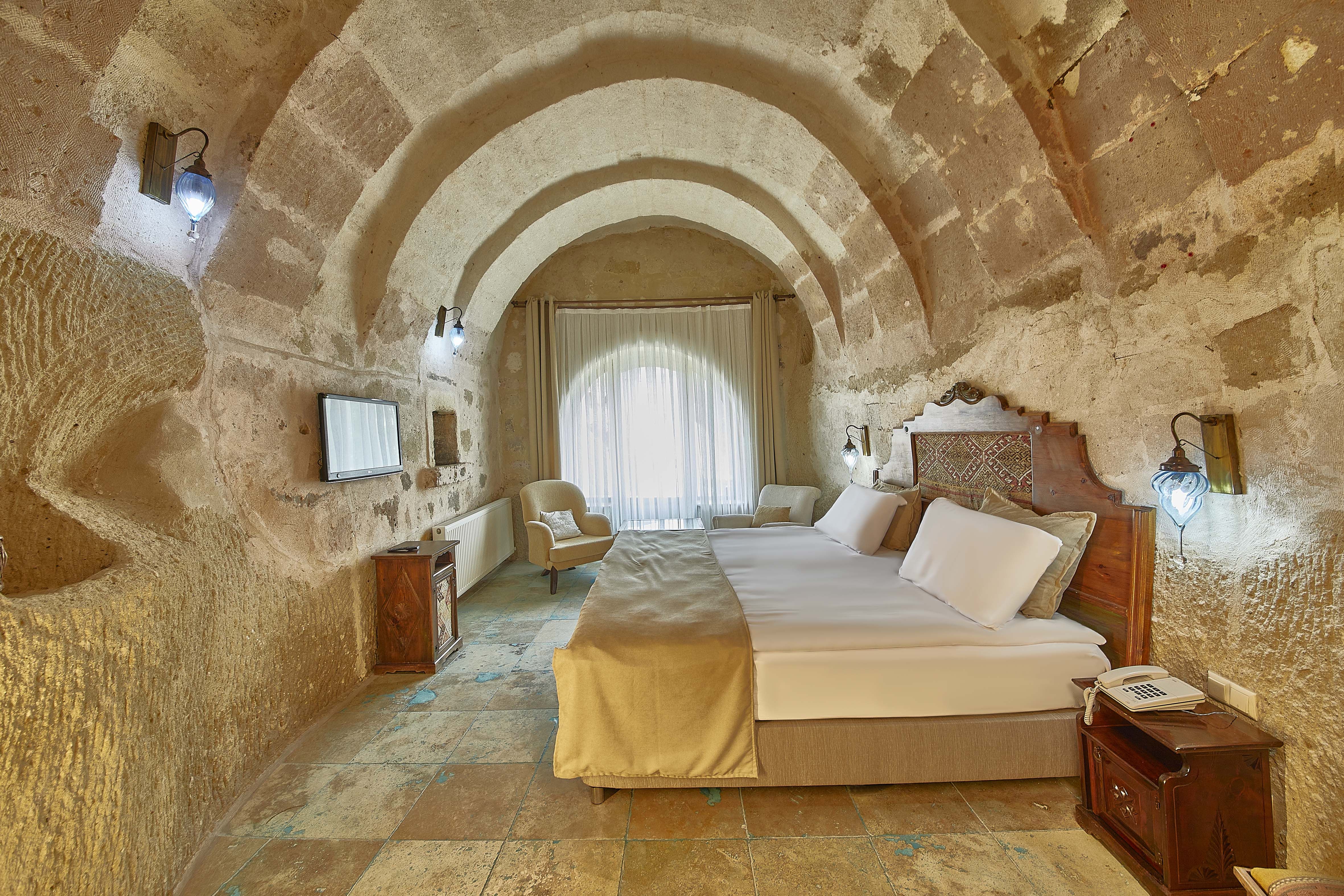 JUNIOR SUITE ROOM