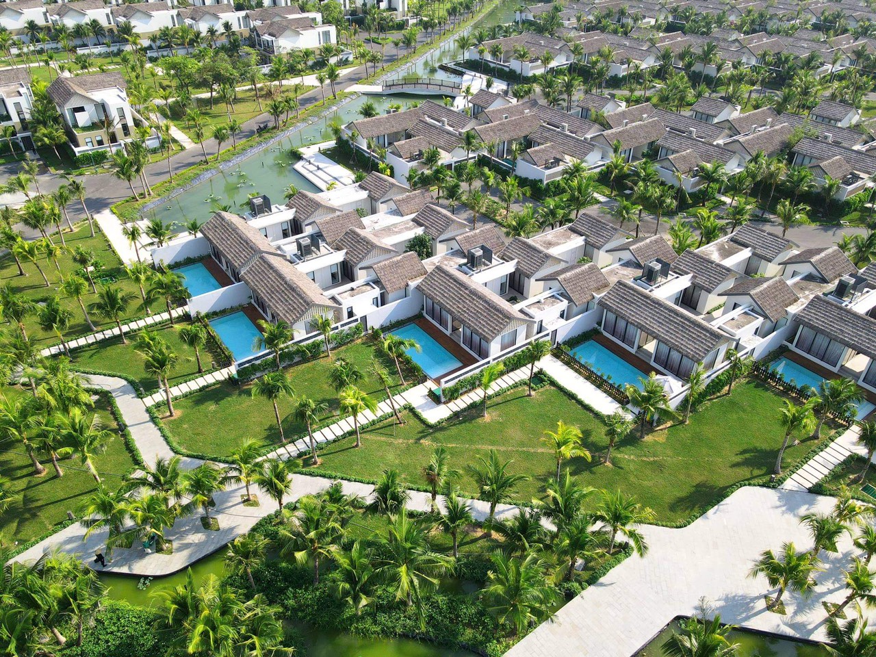 4-BEDROOM DELUXE POOL VILLA (IRO)