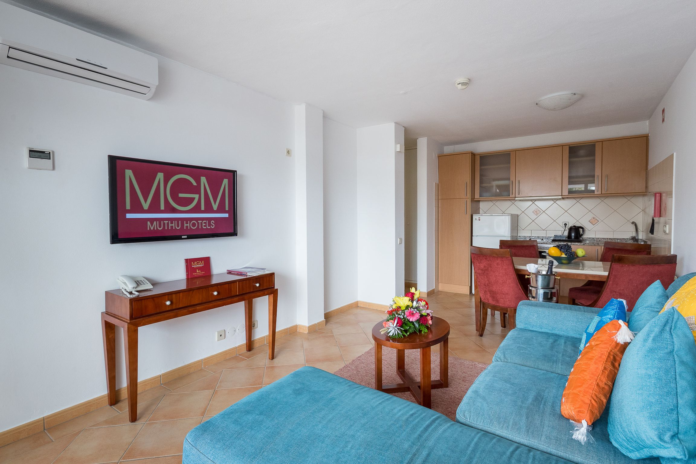 DELUXE ONE BEDROOM APARTMENT SEA OR POOL VIEW