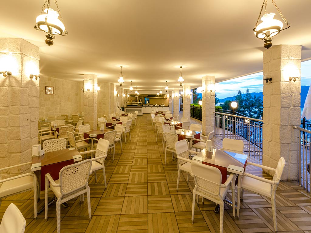 iphotels_ideal_panaroma_diva_restaurant_08.jpg