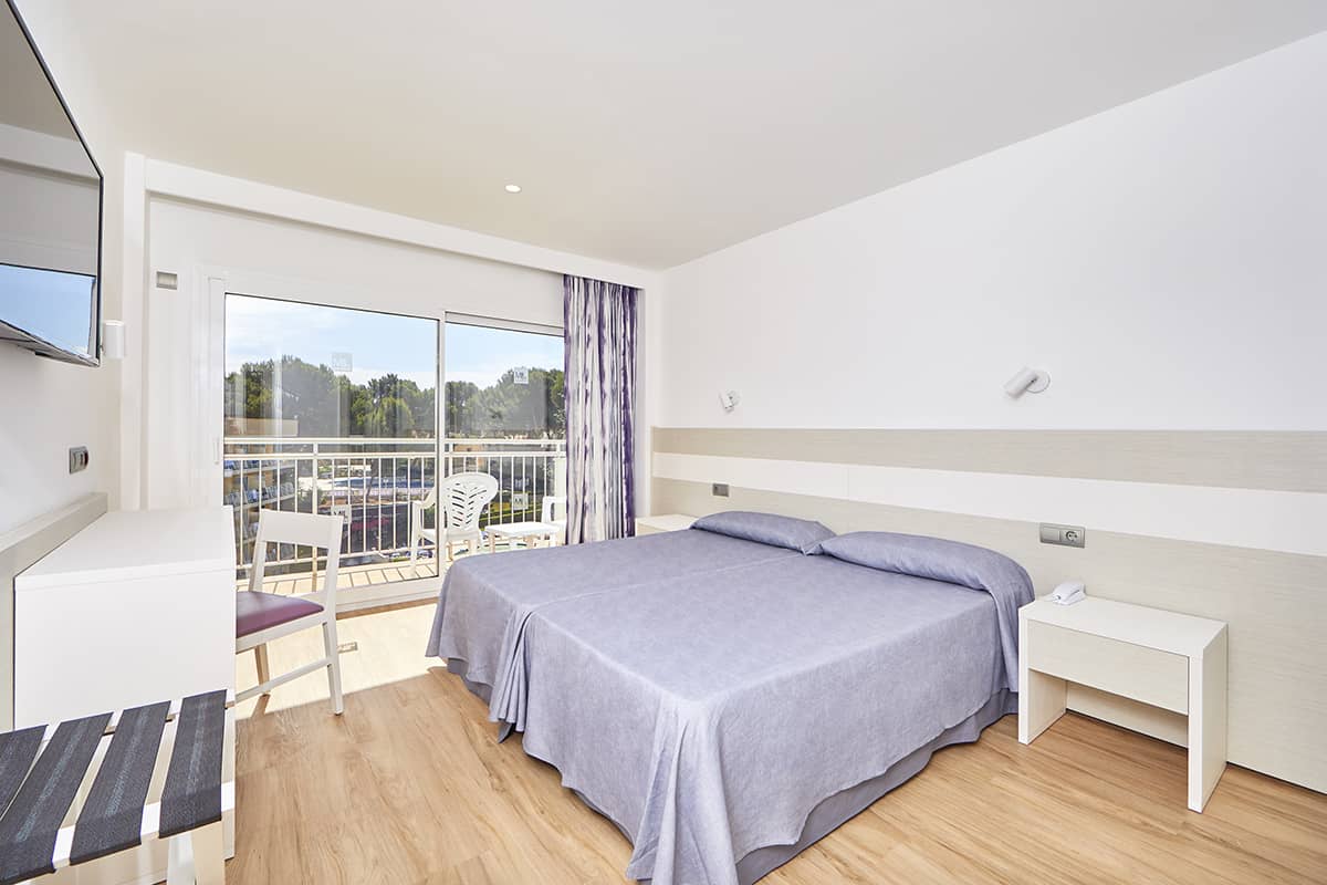 DB - TWIN ROOM BALCONY OR TERRACE