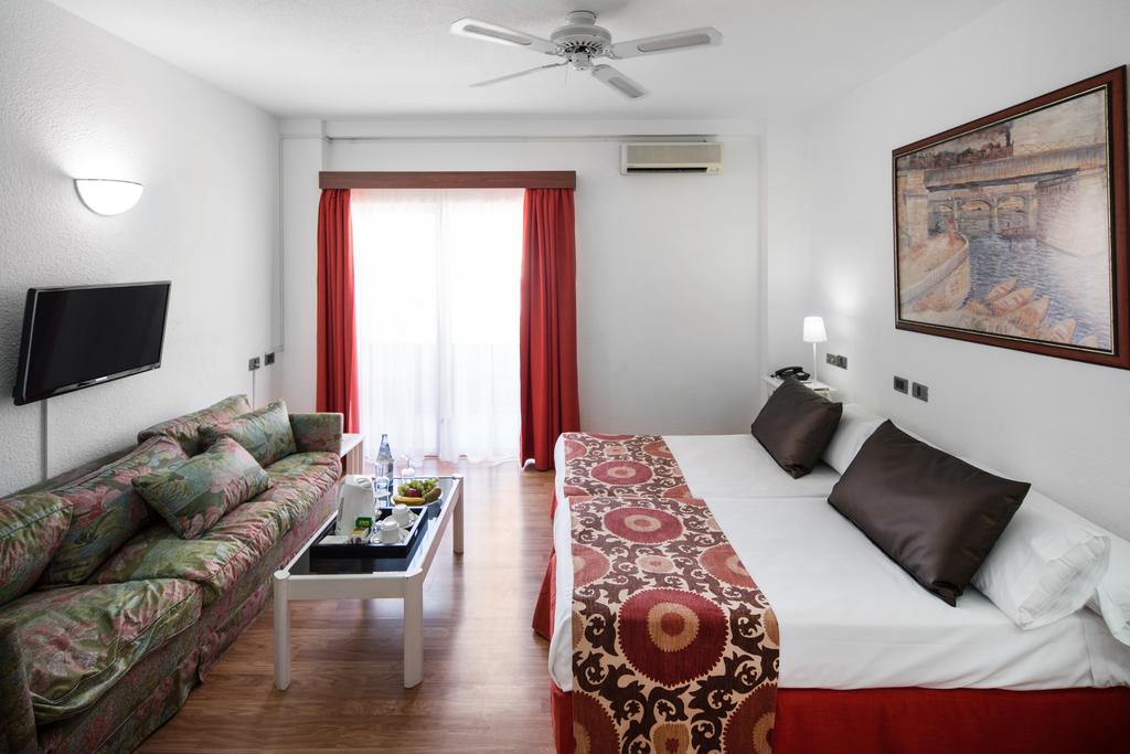 Family room premium