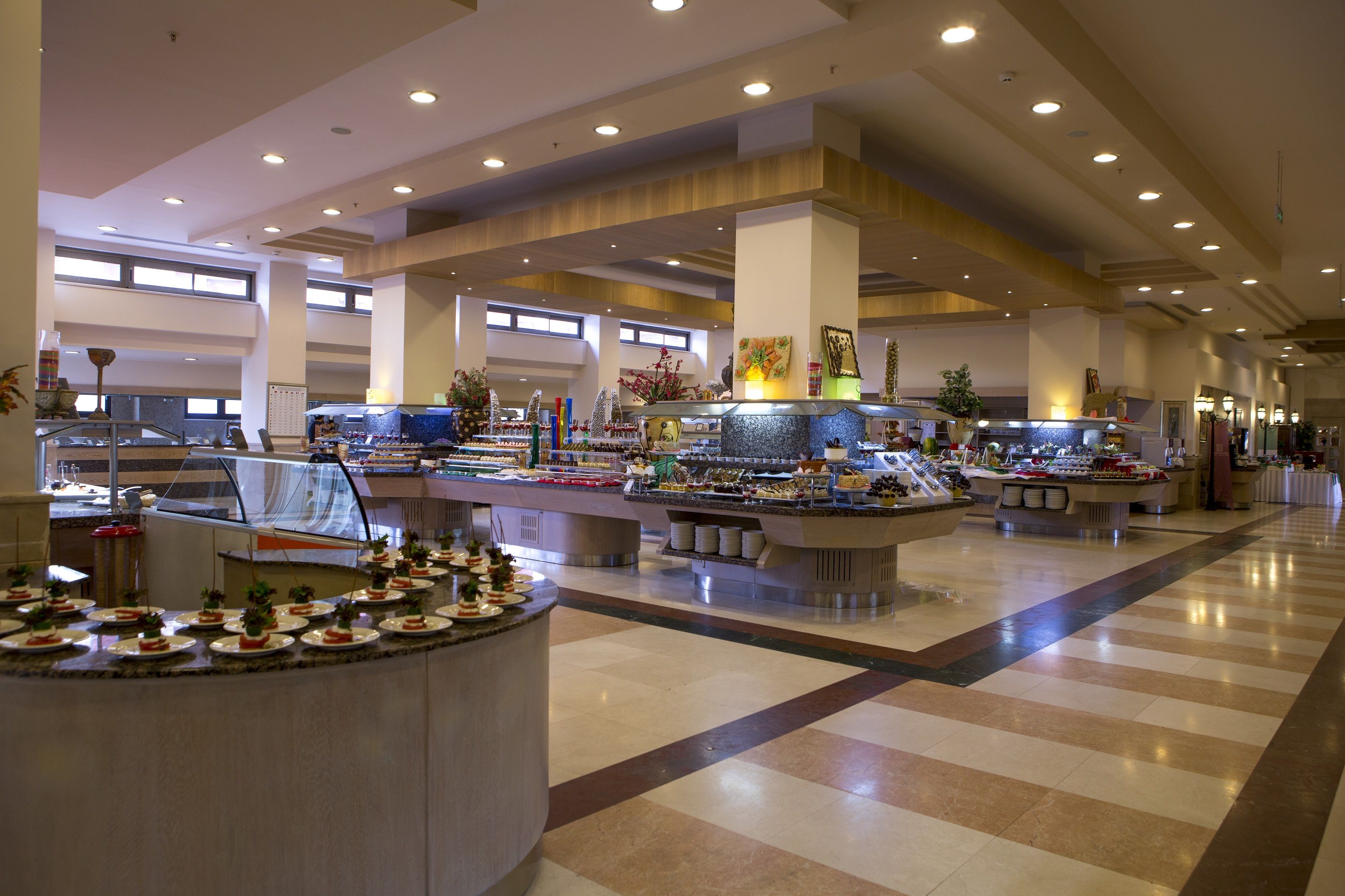 MAIN RESTAURANT