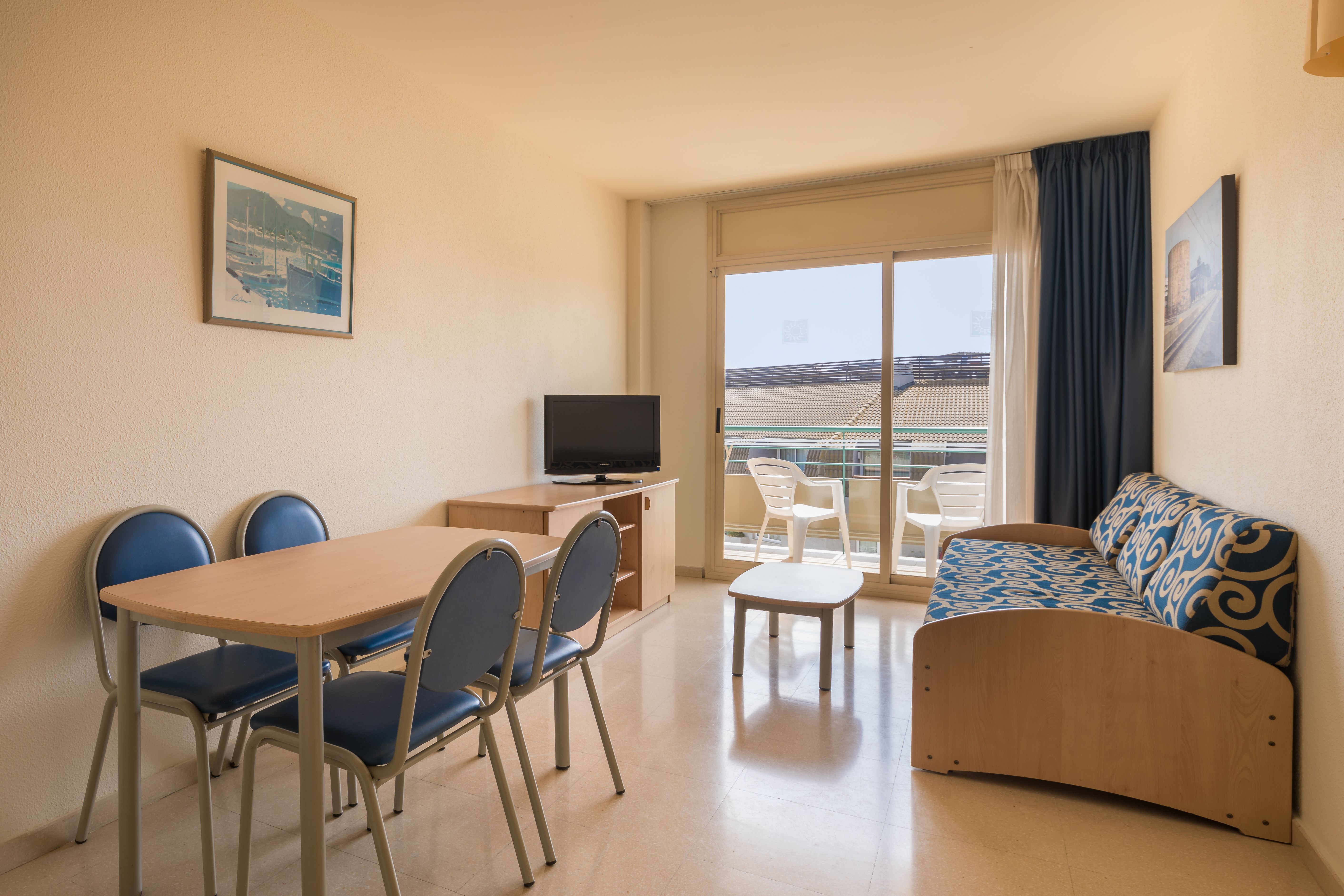 QUAD BALCONY OR TERRACE