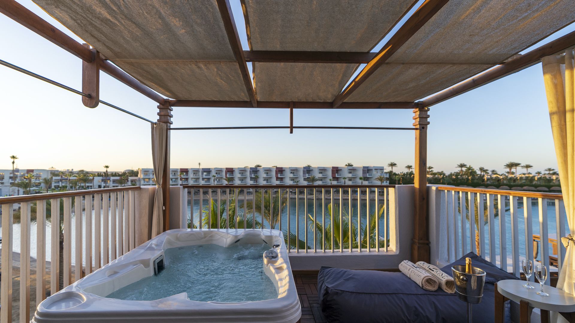 JACUZZI SUITE SEA VIEW