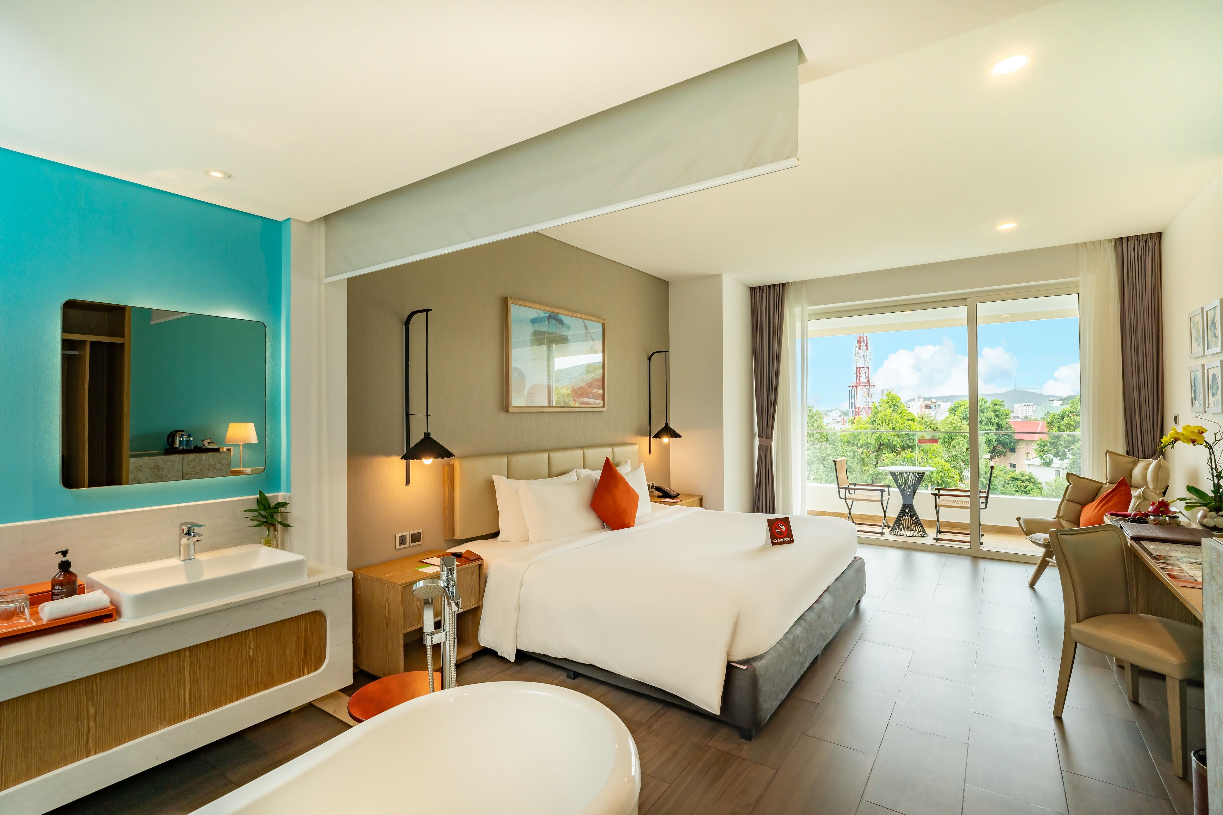 PREMIUM CITYVIEW ROOM BALCONY