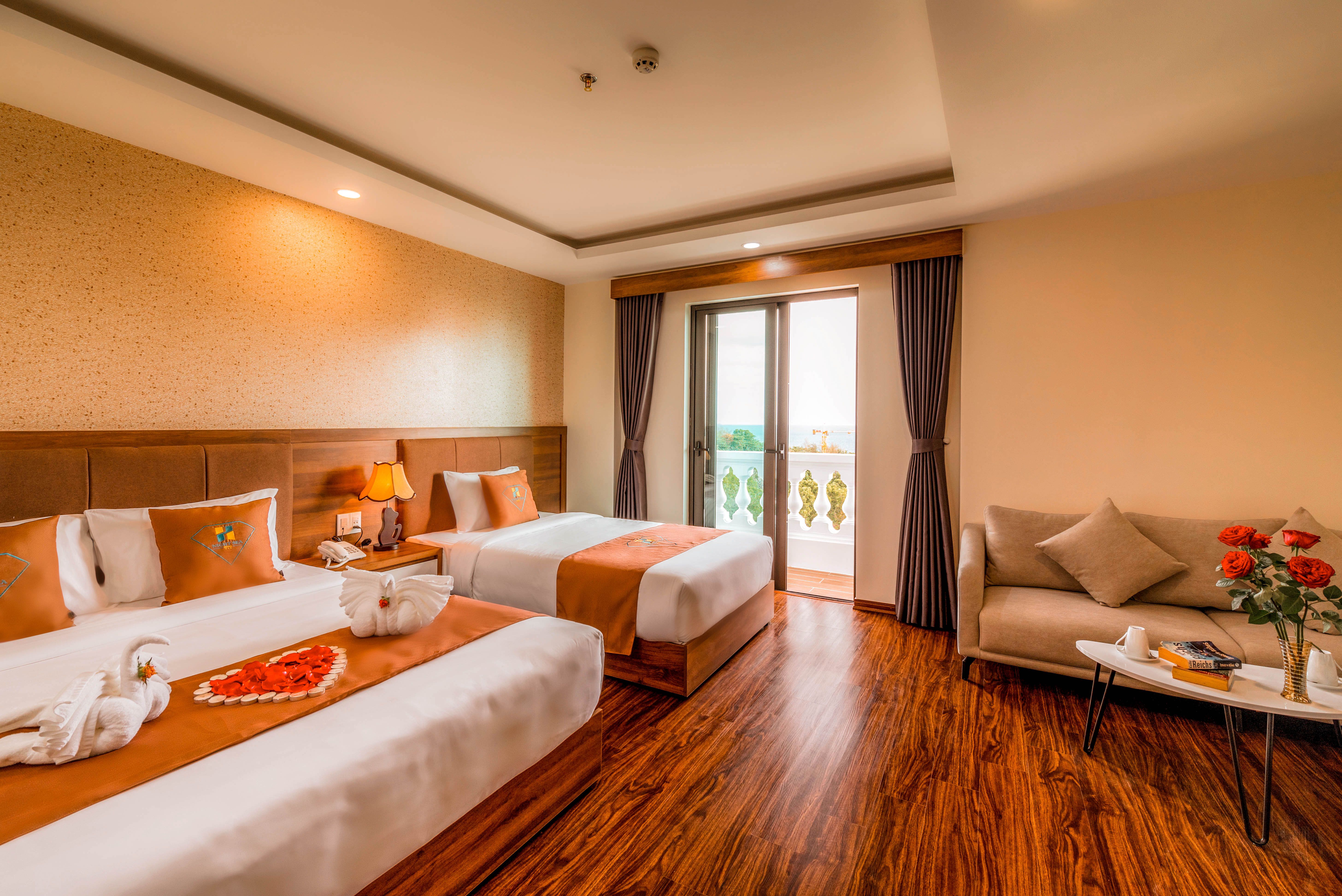 SUITE GARDEN VIEW WITH WINDOW 