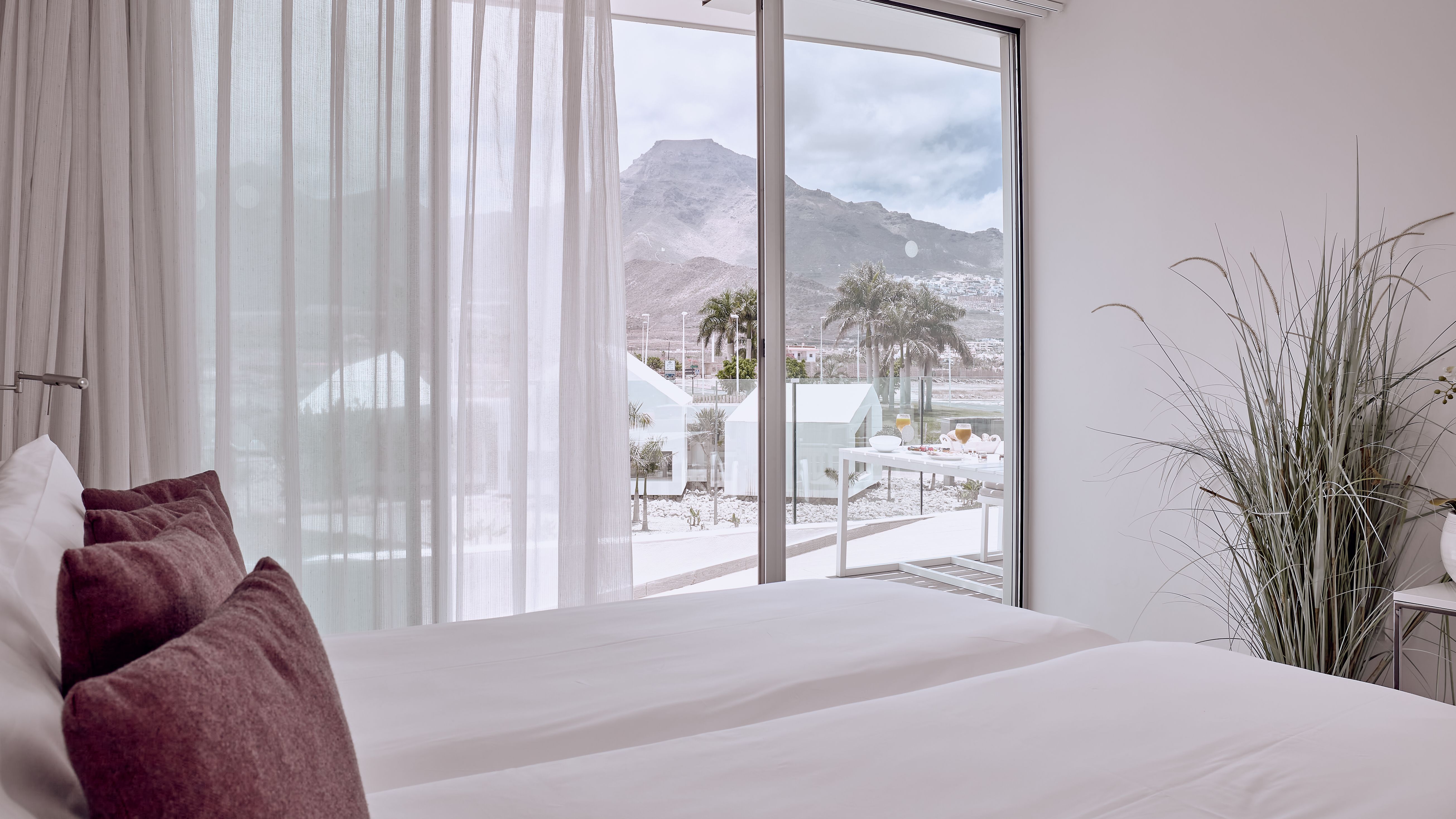 2 BEDROOM SUITE WITH MOUNTAIN VIEW (SERENITY PICO)