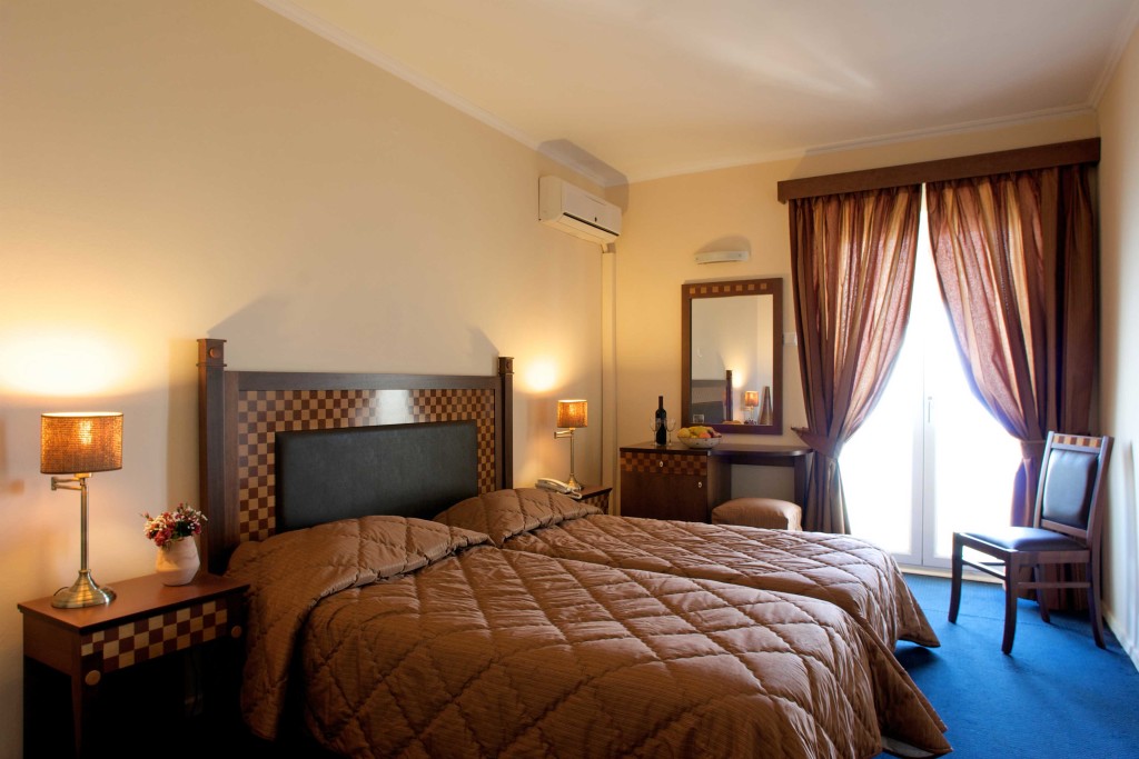hotel-pontikonissi-rooms-06-1024x683.jpg