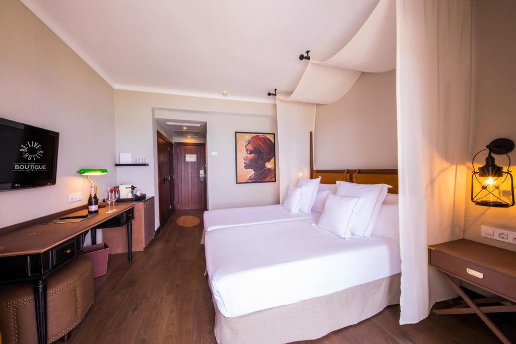 DOUBLE ROOM
