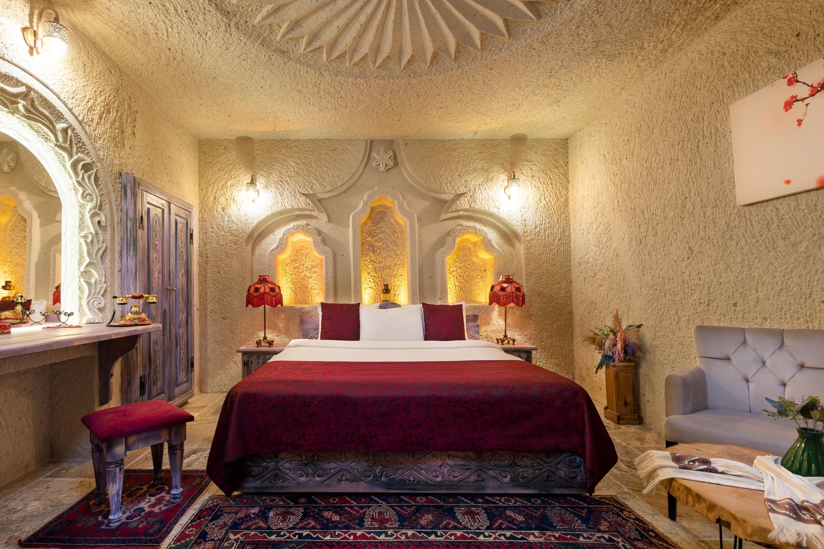 DELUXE STONE ROOM