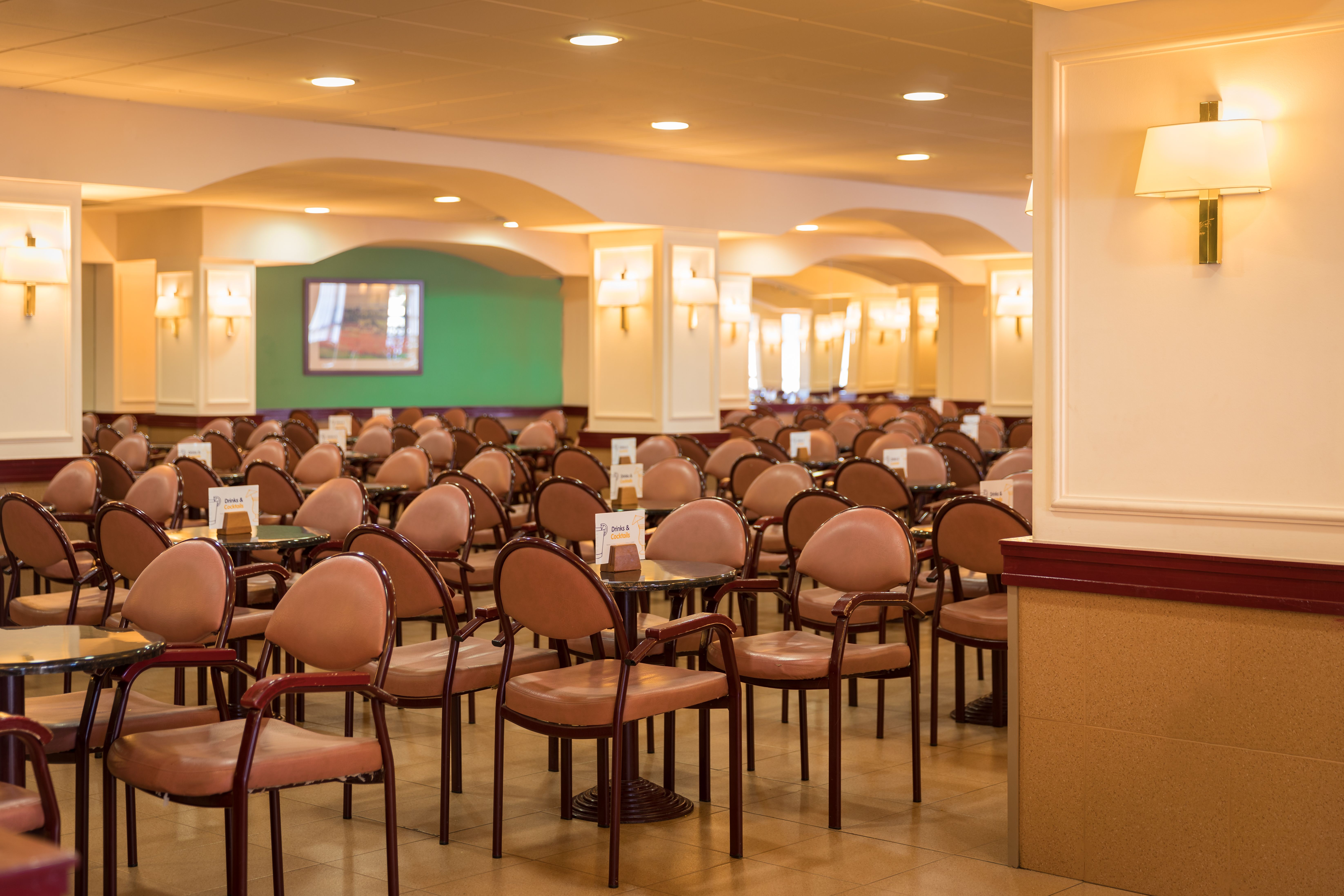 MAIN RESTAURANT