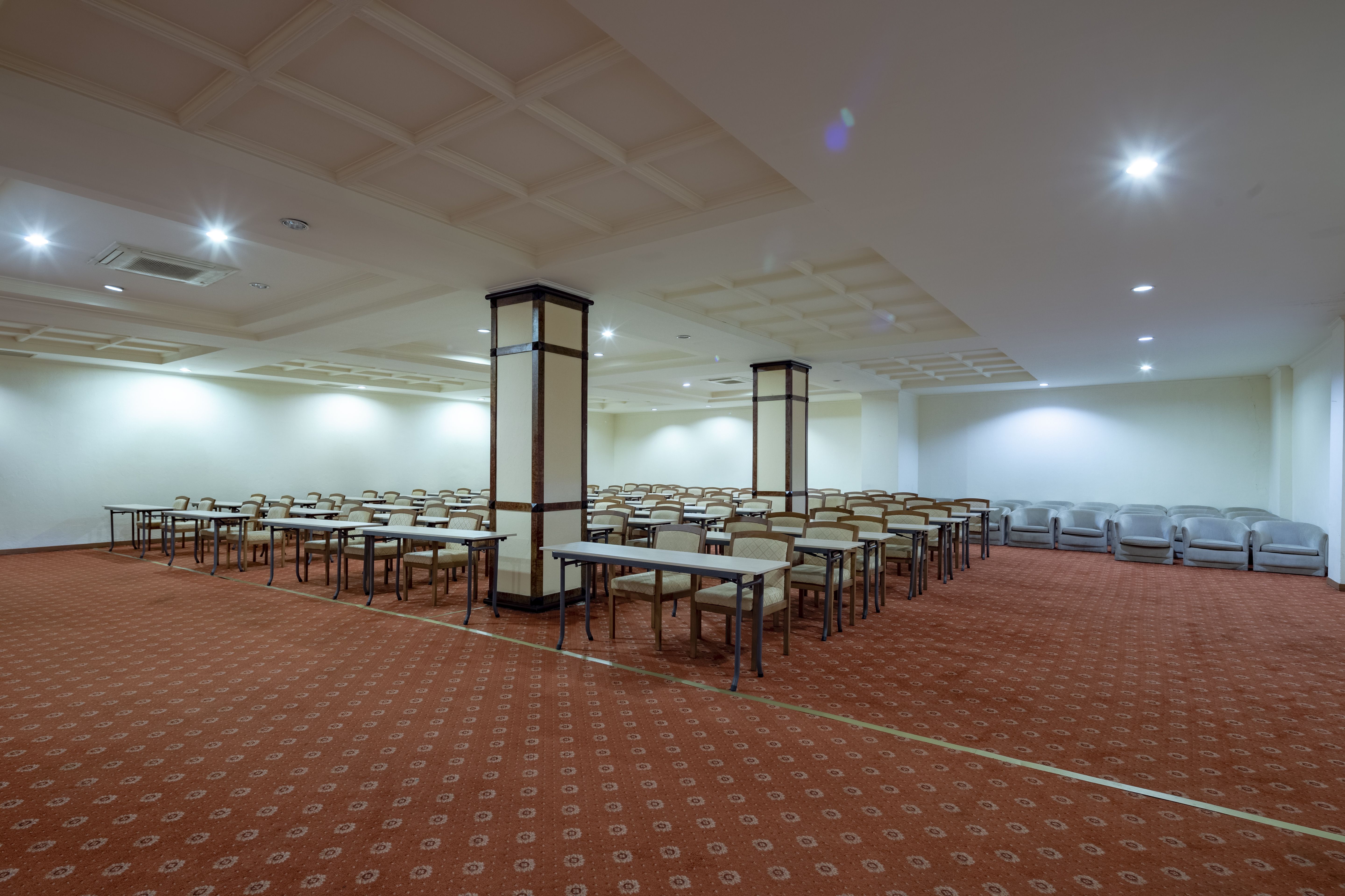 MICE (servicii de organizare de întâlniri, conferințe, alte evenimente)
