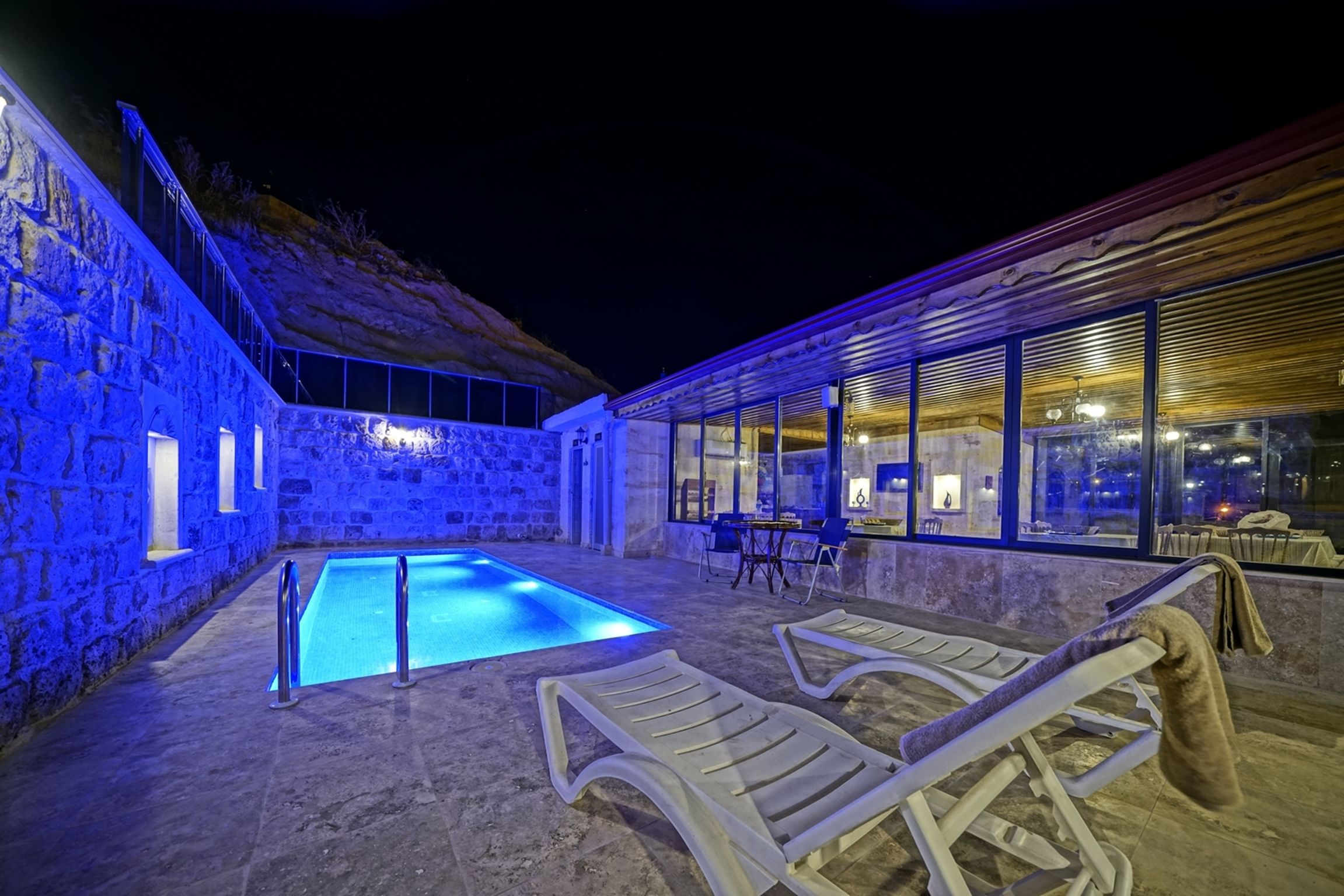 Piscina deschisă