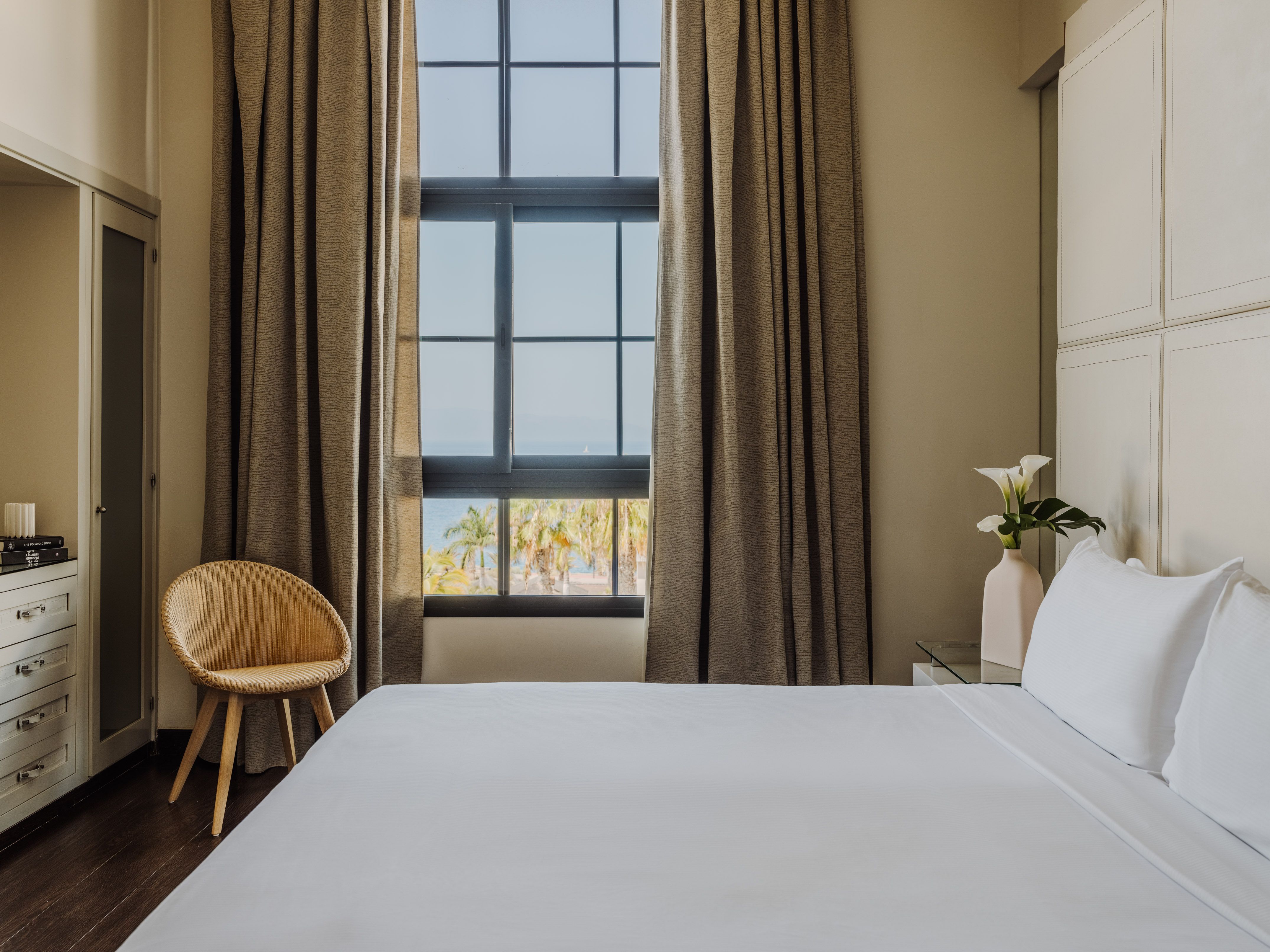 ONE BEDROOM SUITE PARTIAL OCEAN VIEW