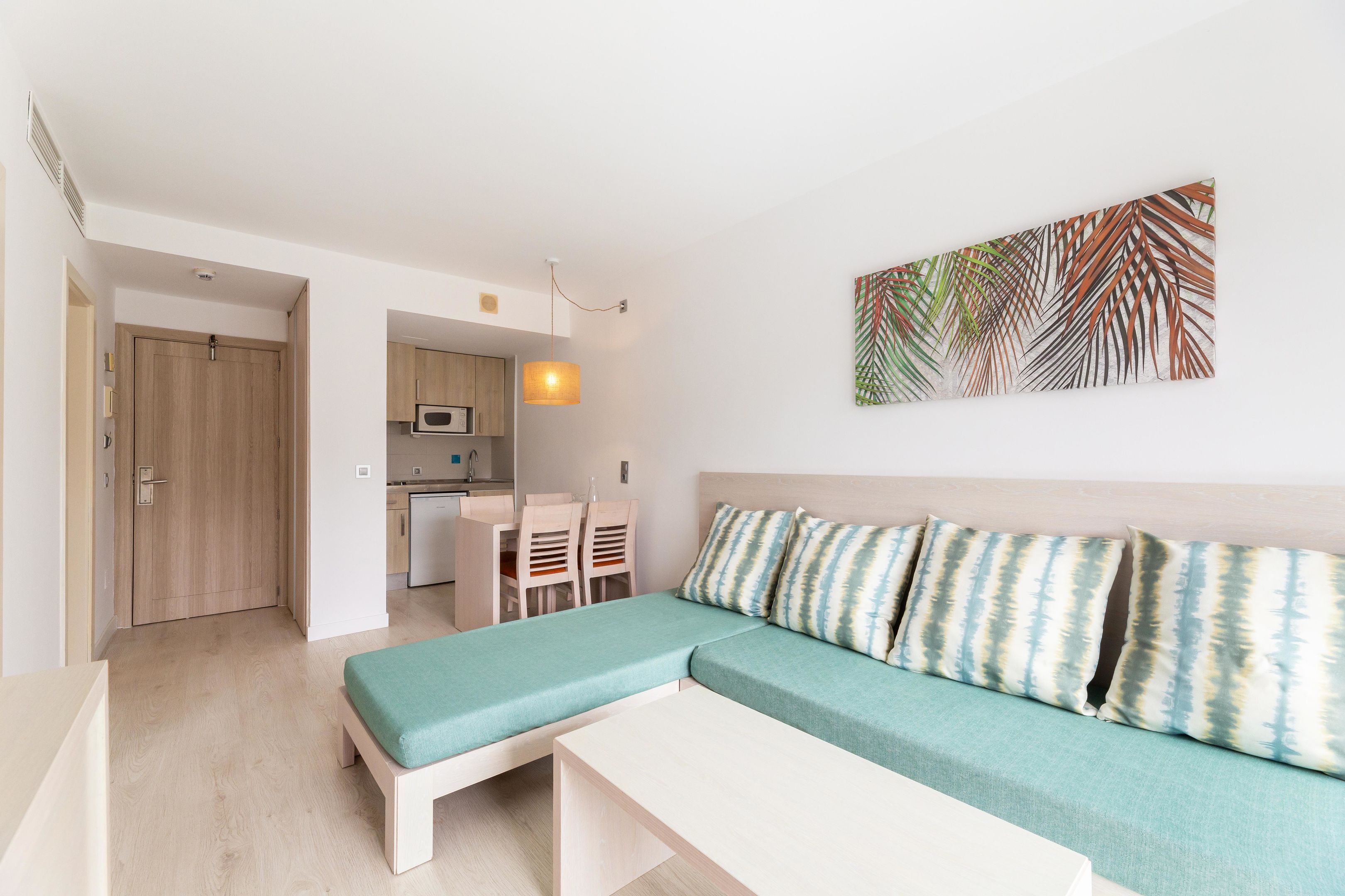 PROMO ONE BEDROOM APARTMENT PALM GARDEN - ANNEX - BALCONY OR TERRACE